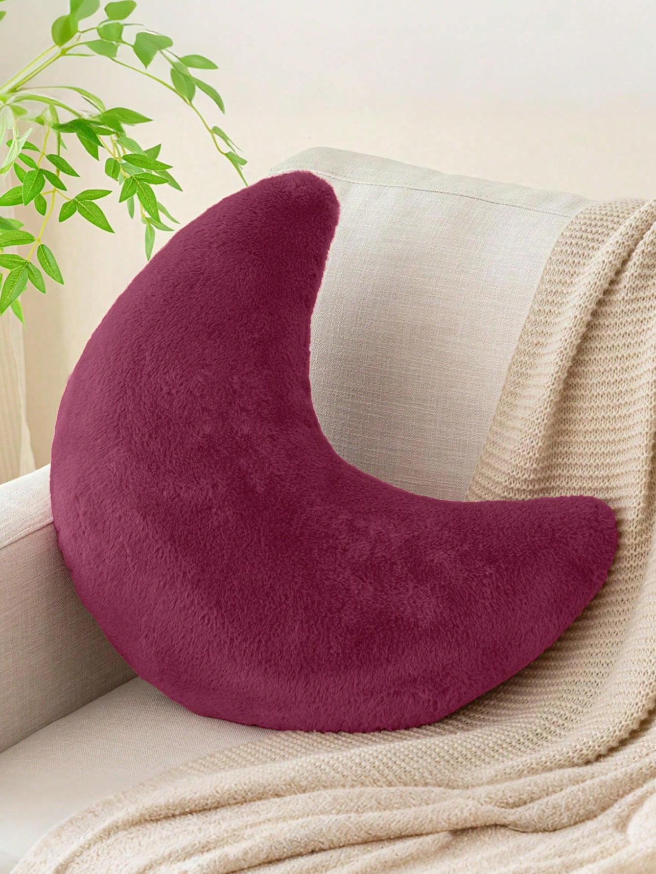 1 Moon-Shaped Throw Pillow, Soft Faux Rabbit Fur Decorative Cushion, Suitable For Bed, Sofa, Plush Room Decor Pillow, Suitable For Bedroom, Living Room, Garden, Bedroom Decor, Room Decor Fall Thanksgi