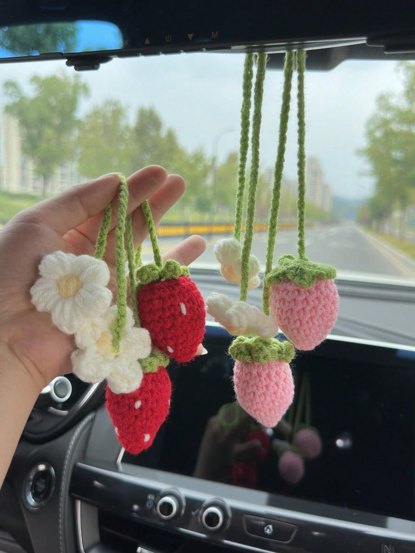 1pc/2pcs Woven Strawberry Car Pendant