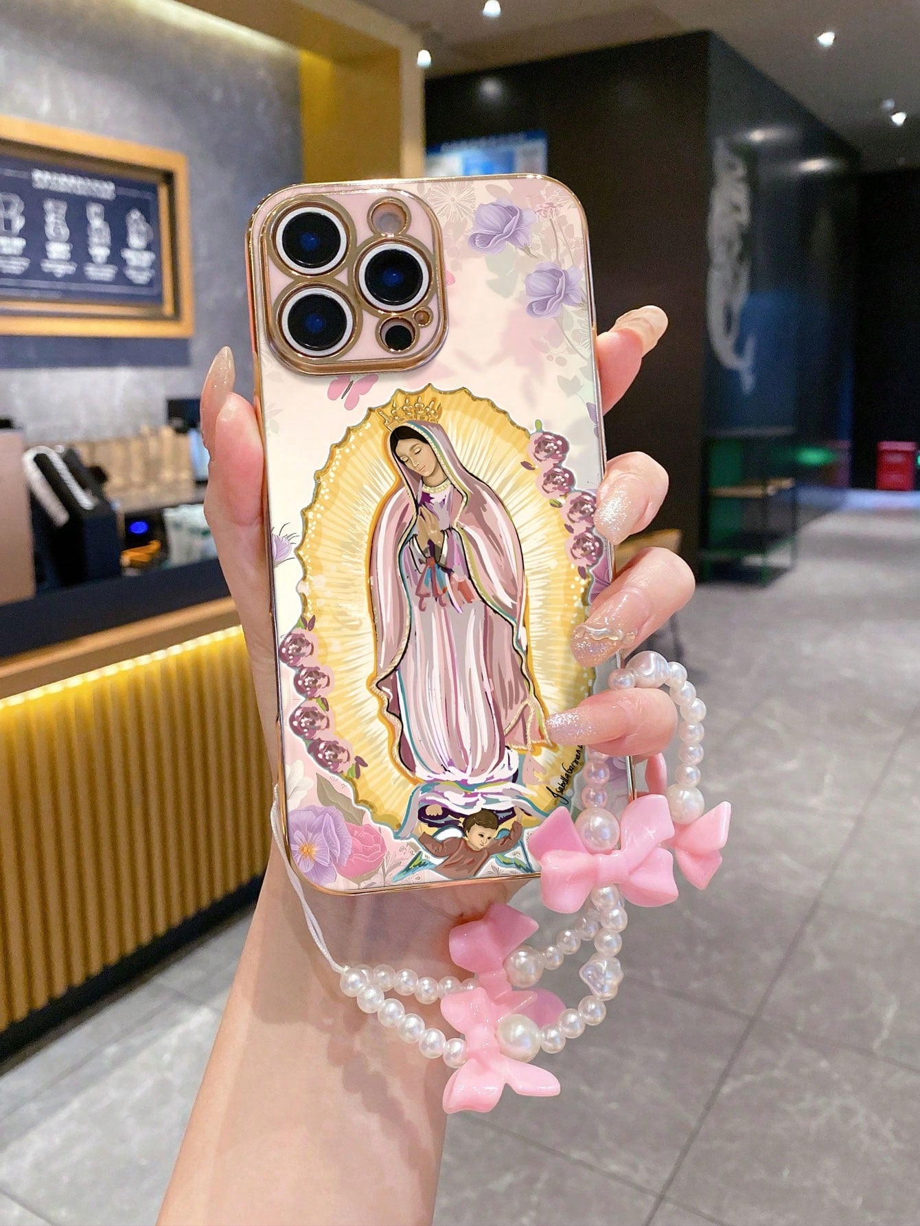 1pc Pink Electroplated TPU Virgin Mary Pattern Shockproof Soft Full Coverage Phone Case And 1pc Pink Bow Faux Pearl Wrist Strap Fashion Versatile Creative Personalized Full Coverage Phone Case Suitabl