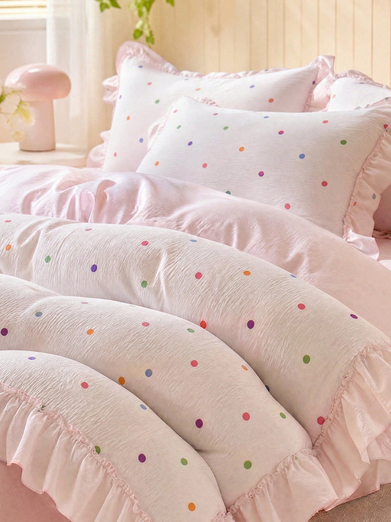 3-Piece Set Of Wrinkled Yarn Korean Lace Bedding Quilt Cover Set, Including 1 Quilt Cover And 2 Pillowcases (Excluding Core), Cute Color Polka Dot Printing Quilt Cover, The Fabric Is Comfortable