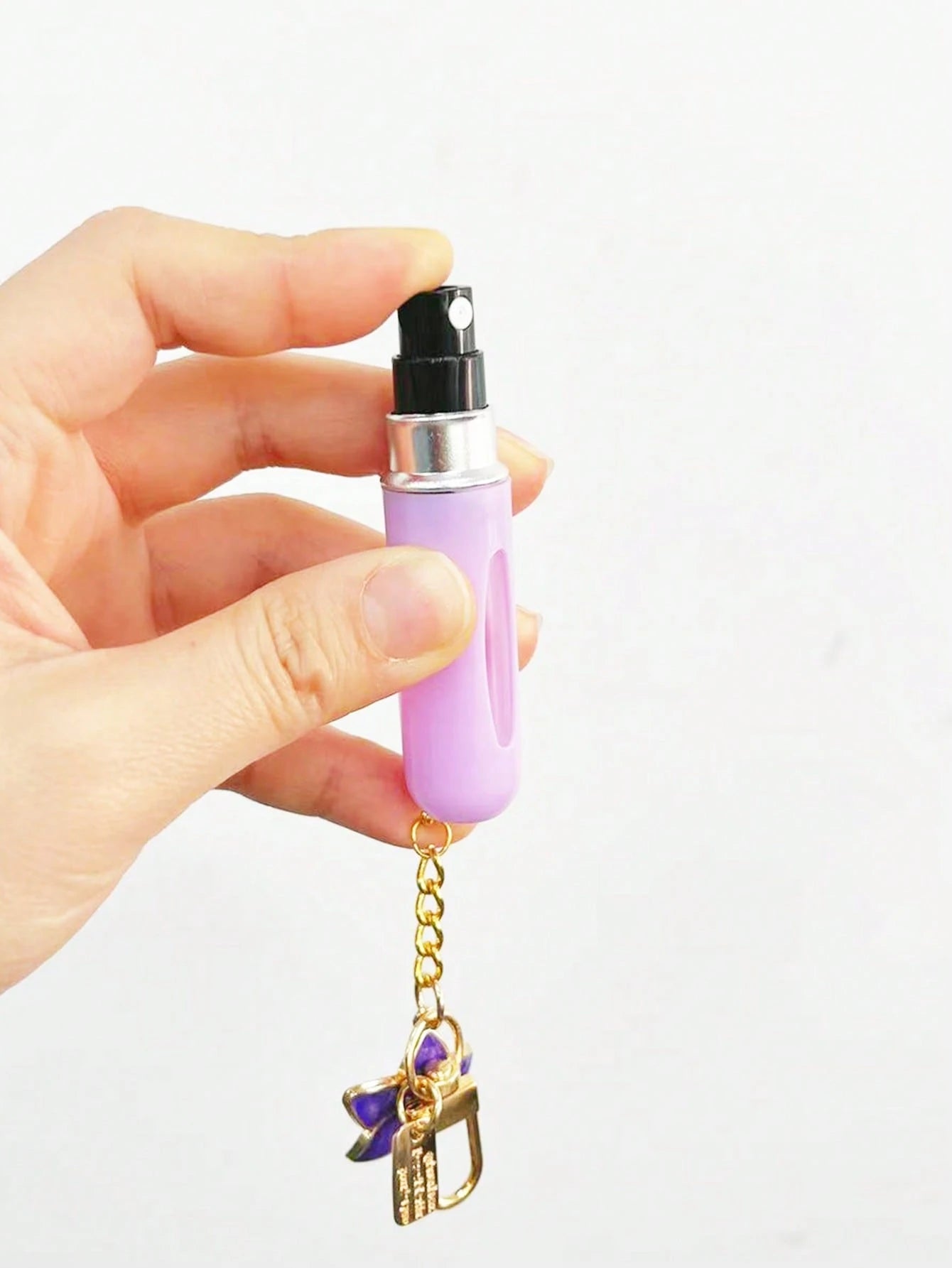 1/2/3pcs Summer Floral Pendant Perfume Spray Bottle, Refillable With Fragrance, Mini Portable Hydrating Essence Replacement Bottle, Gift For Female Friends Birthday/Holiday