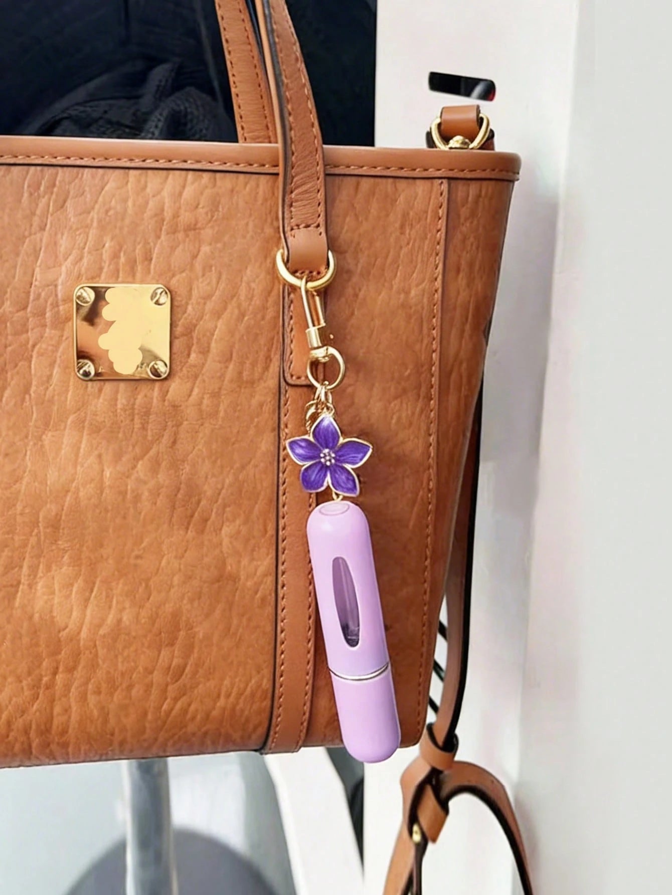 1/2/3pcs Summer Floral Pendant Perfume Spray Bottle, Refillable With Fragrance, Mini Portable Hydrating Essence Replacement Bottle, Gift For Female Friends Birthday/Holiday