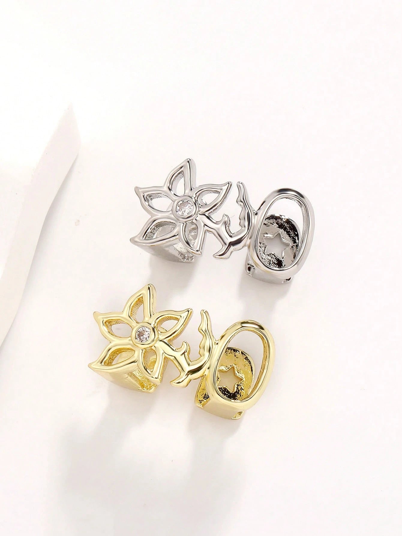 1/2pcs Floral Hollow Design Double Gold Tooth Halloween Cool Tooth Decor Personalized Hip-Hop Side Tooth Accessory Suitable For Daily, Party, Music Festival Wear And Gift