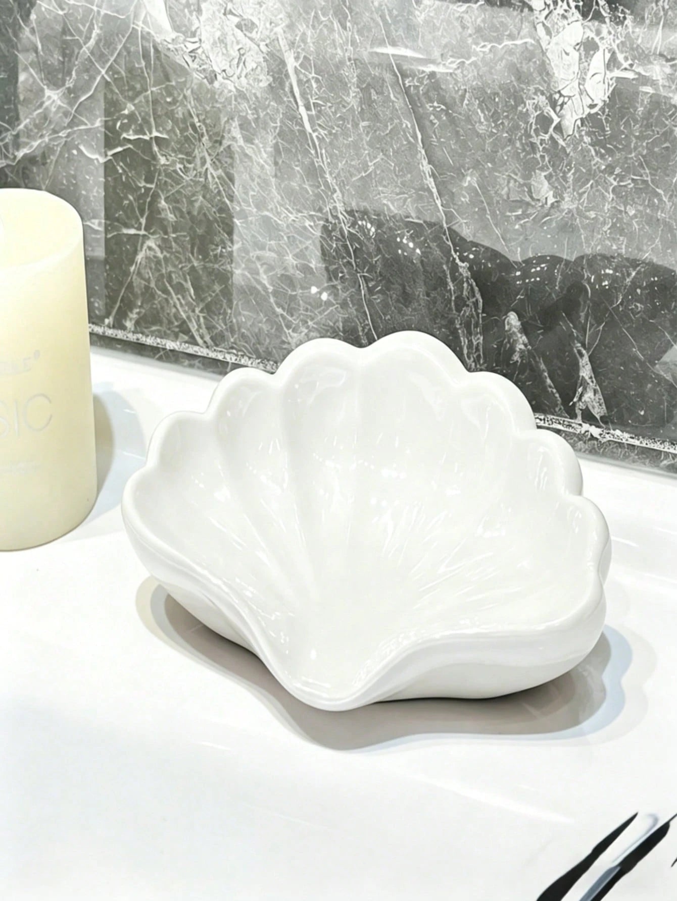 1/2pcs Nordic Style Shell Shaped Soap Dish Bathroom Soap Holder Multifunctional Cosmetic Jewelry Storage Tray White Desktop Decor Home Decor Bathroom Supplies Storage Tray Non-Slip Soap Rack Sink Orga