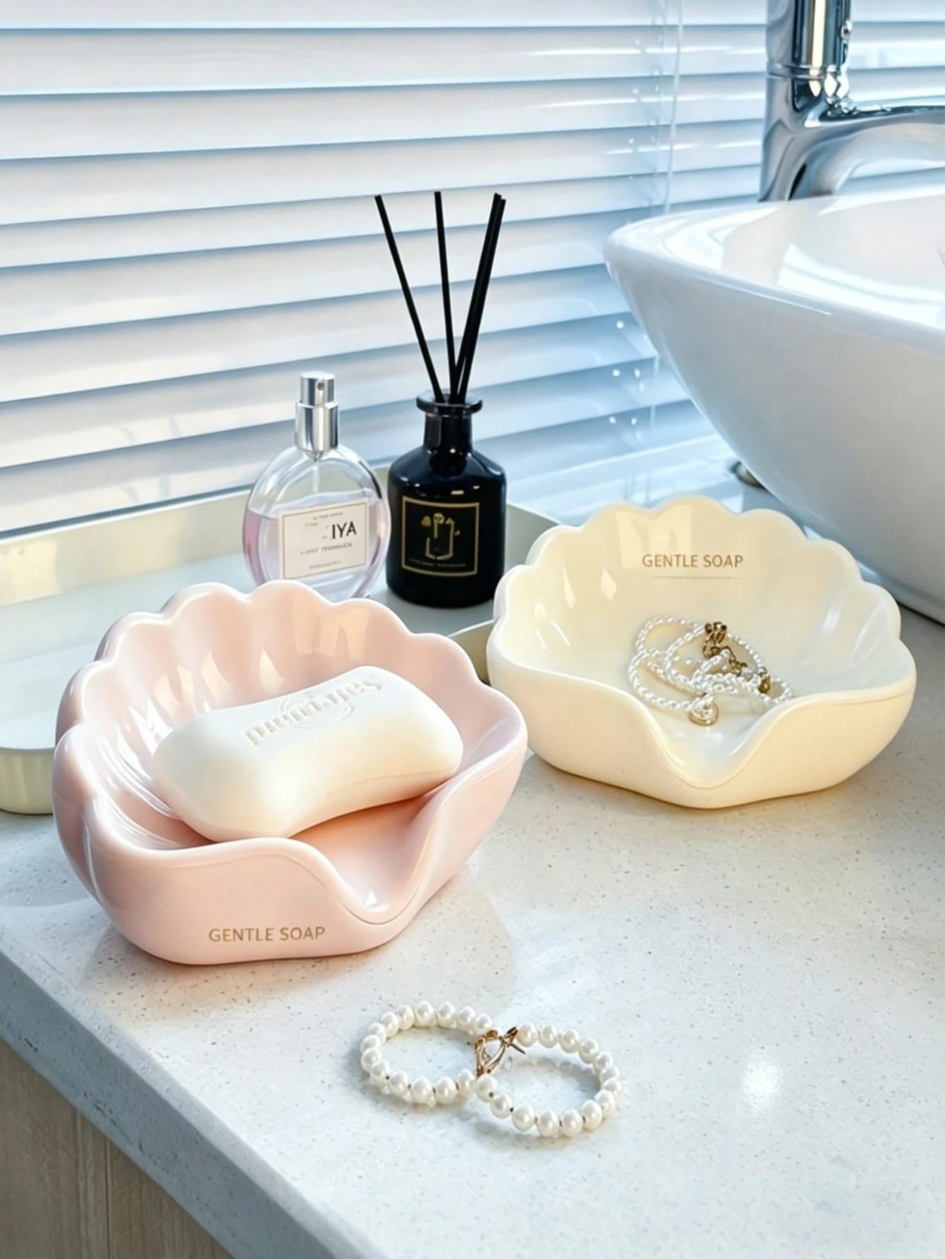 1/2pcs Nordic Style Shell Shaped Soap Dish Bathroom Soap Holder Multifunctional Cosmetic Jewelry Storage Tray White Desktop Decor Home Decor Bathroom Supplies Storage Tray Non-Slip Soap Rack Sink Orga