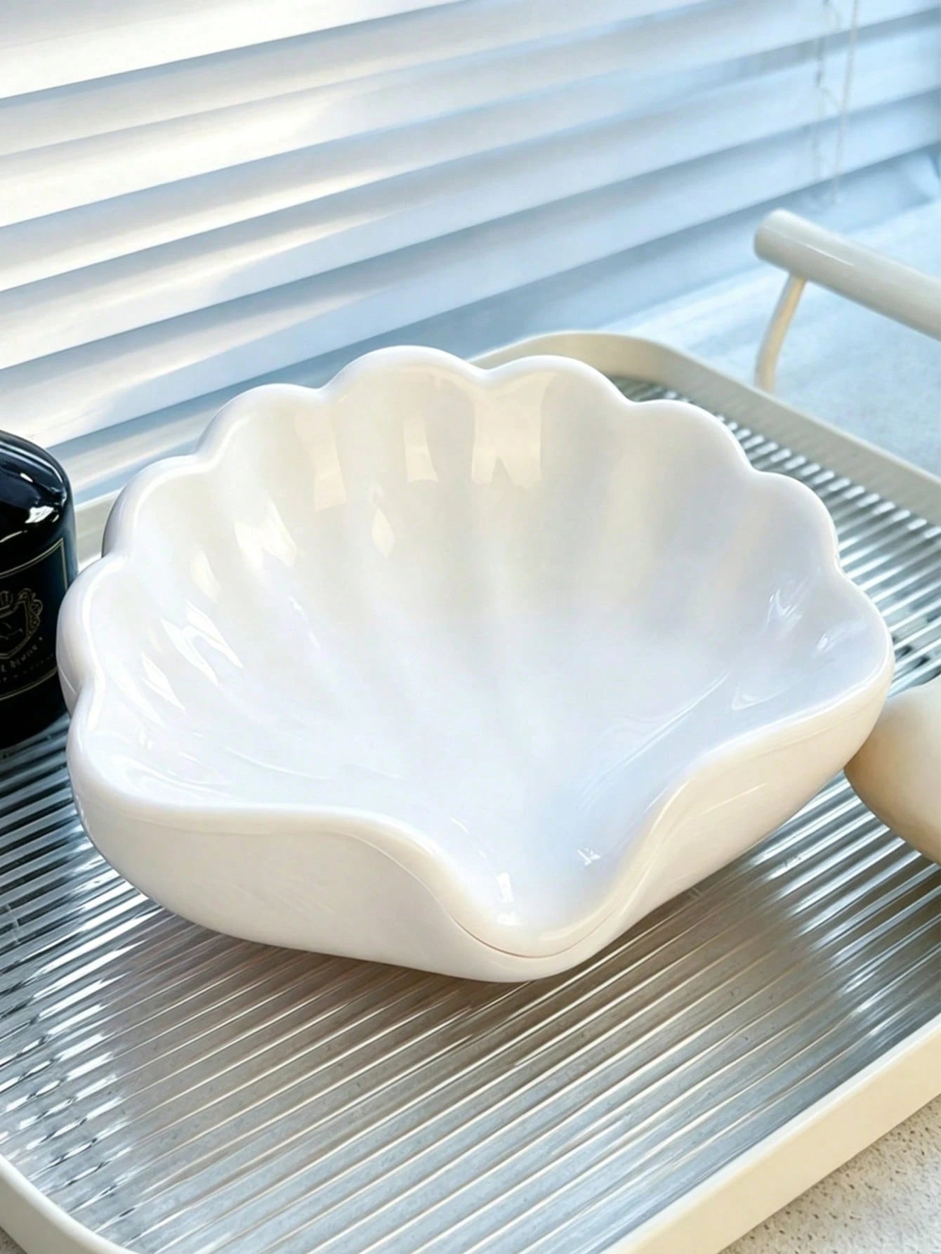 1/2pcs Nordic Style Shell Shaped Soap Dish Bathroom Soap Holder Multifunctional Cosmetic Jewelry Storage Tray White Desktop Decor Home Decor Bathroom Supplies Storage Tray Non-Slip Soap Rack Sink Orga