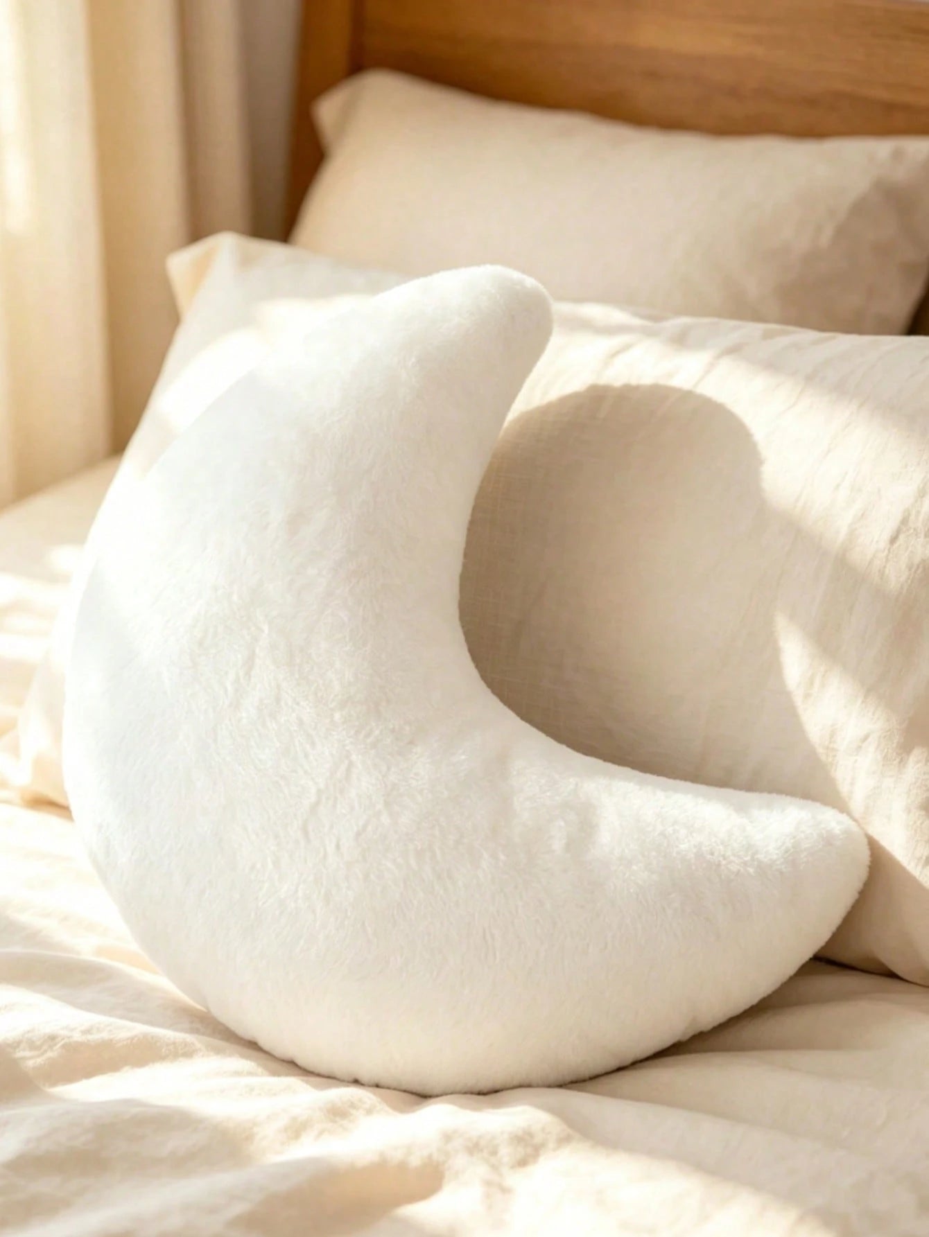 1 Moon-Shaped Decorative Throw Pillow, Made Of Soft Faux Fur Material, Suitable For Bed, Sofa, Moon-Shaped Plush Floor Cushion, Suitable For Living Room, Bedroom, Outdoor, Fall Thanksgiving Halloween