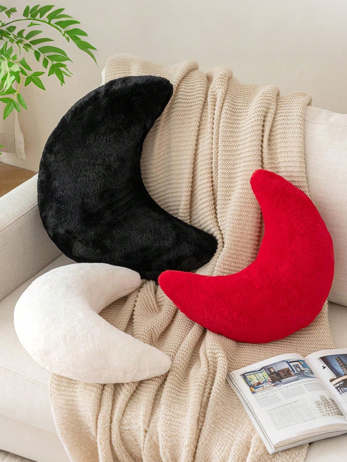 1 Moon-Shaped Decorative Throw Pillow, Made Of Soft Faux Fur Material, Suitable For Bed, Sofa, Moon-Shaped Plush Floor Cushion, Suitable For Living Room, Bedroom, Outdoor, Fall Thanksgiving Halloween