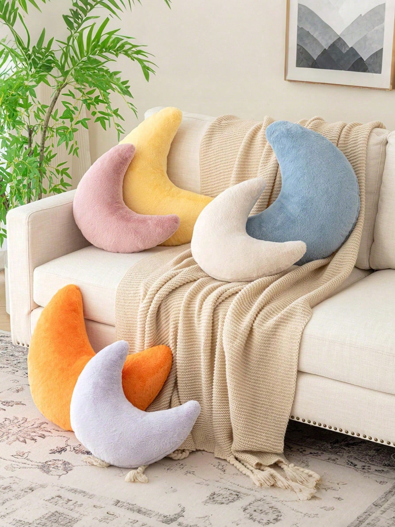 1 Moon-Shaped Decorative Throw Pillow, Made Of Soft Faux Fur Material, Suitable For Bed, Sofa, Moon-Shaped Plush Floor Cushion, Suitable For Living Room, Bedroom, Outdoor, Fall Thanksgiving Halloween