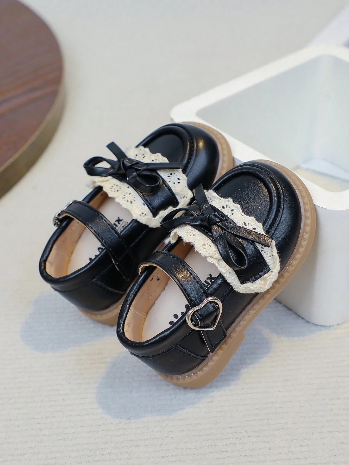 1 Pair Black Cute Fashion, Massage Sole Slip-On Design, Soft Bottom Non-Slip Flat Baby Shoes Children Shoes, Suitable For All Seasons