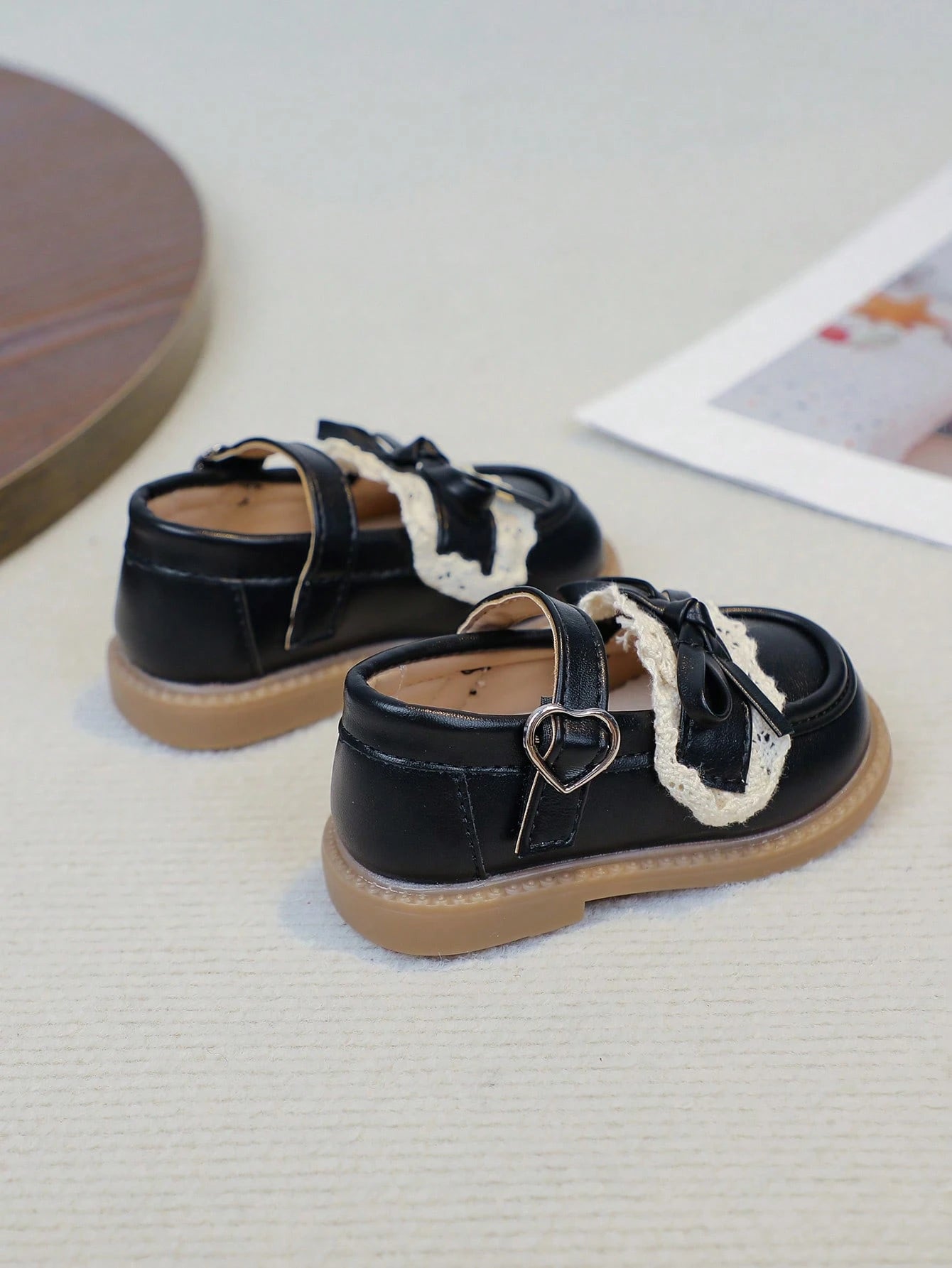 1 Pair Black Cute Fashion, Massage Sole Slip-On Design, Soft Bottom Non-Slip Flat Baby Shoes Children Shoes, Suitable For All Seasons