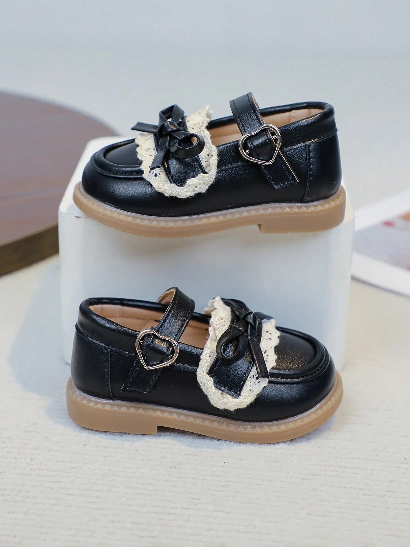1 Pair Black Cute Fashion, Massage Sole Slip-On Design, Soft Bottom Non-Slip Flat Baby Shoes Children Shoes, Suitable For All Seasons