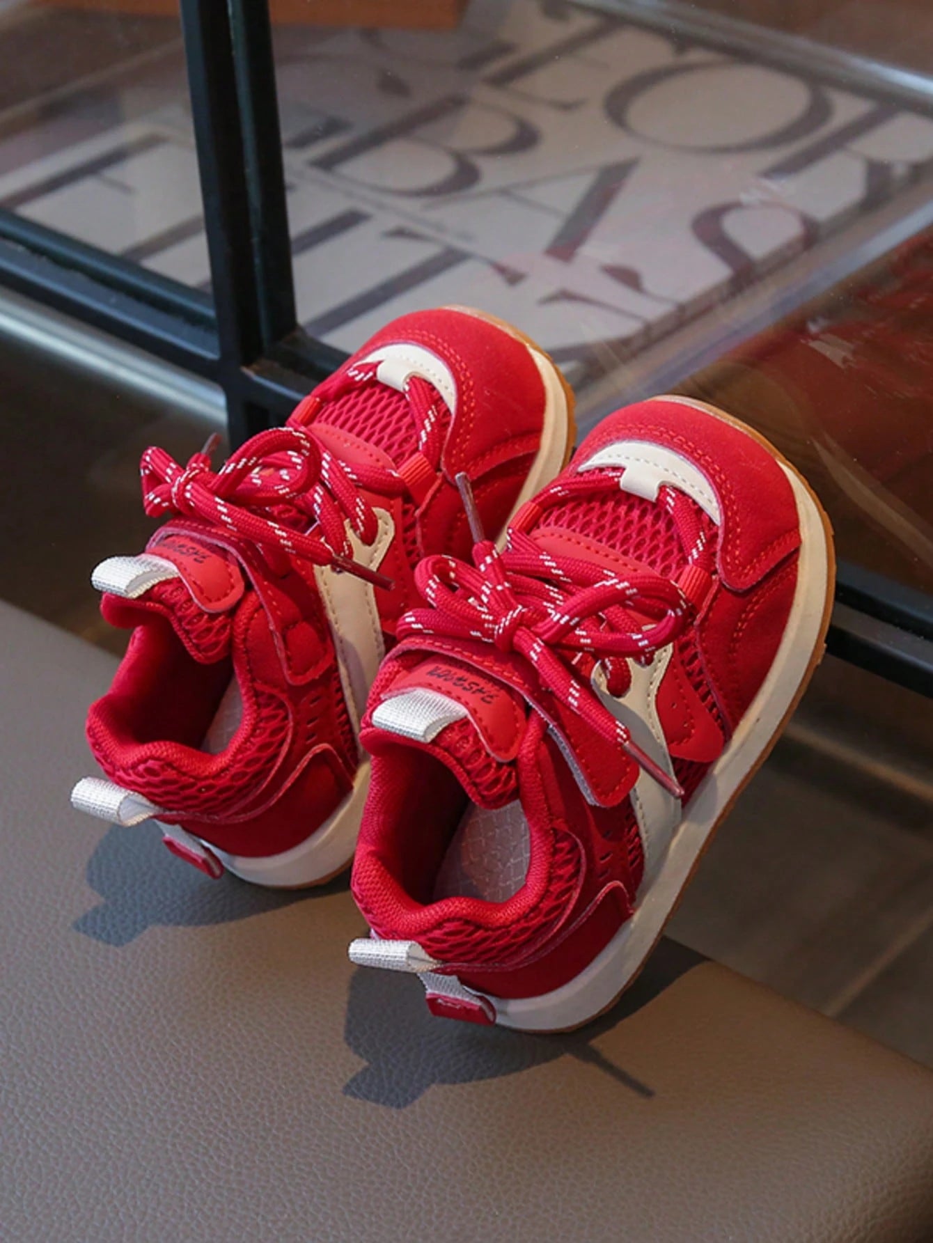1 Pair New Dual-Mesh Breathable Sports Shoes For Boys And Girls, Comfortable Versatile Fashion Non-Slip Hook And Loop Casual Athletic Shoes