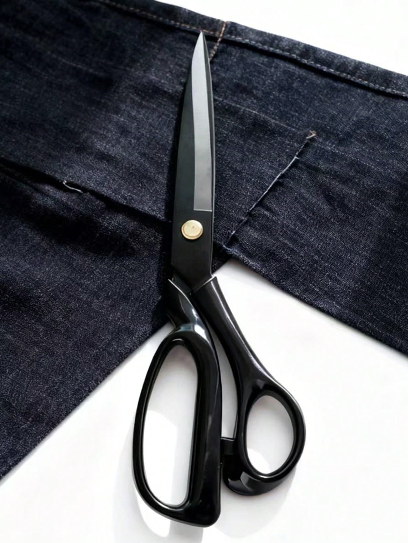 1 Pair Professional Tailor Scissors, Suitable For Cutting Thick Fabrics, Leather And More. Sharp Sewing Scissors Applicable For Home, Office, Artists And Tailors. Arts, Crafts And Sewing Supplies.