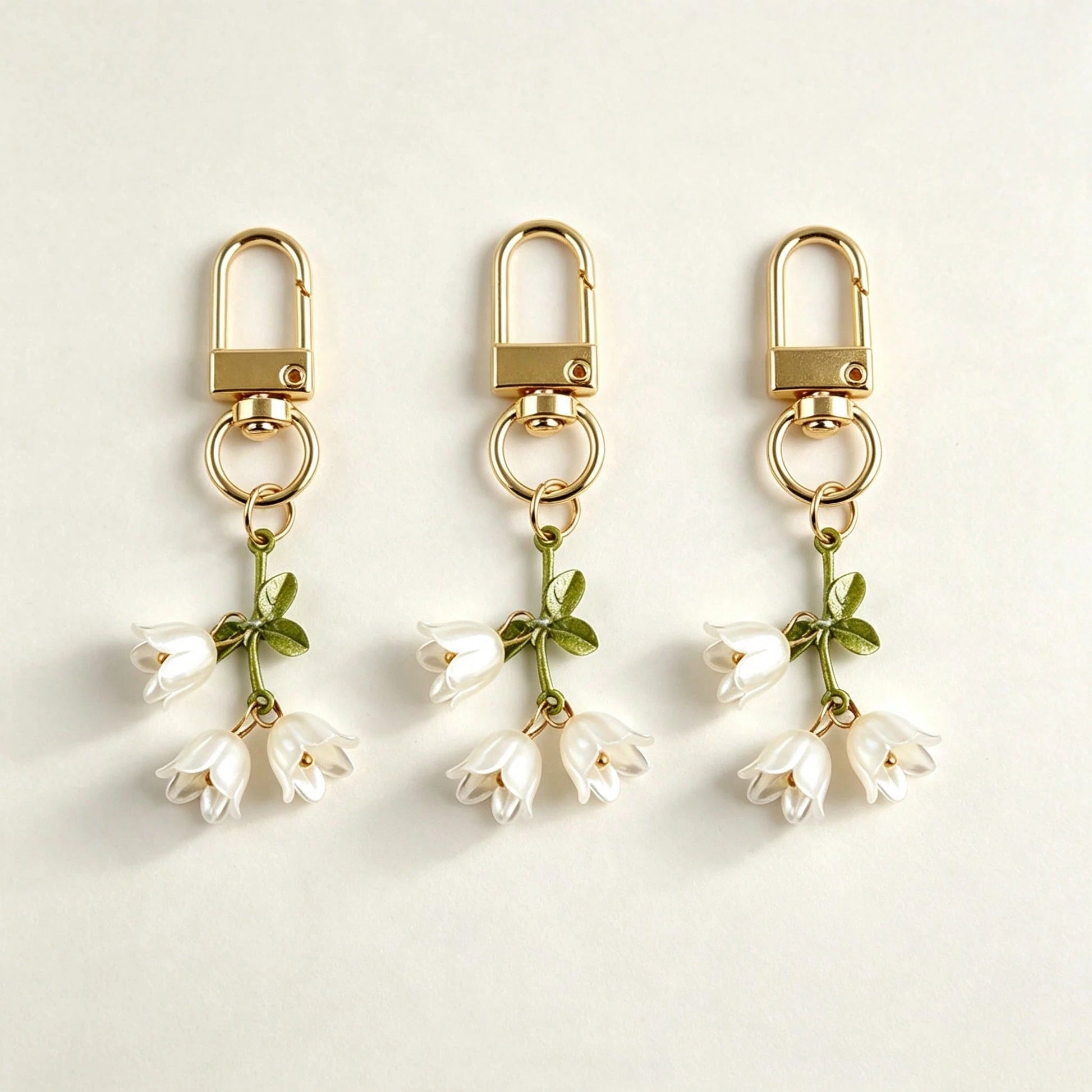 1 Pc Women's Elegant Lily Flower Charm Keychain Lily Bead Pendant Minimalist Decor For Bag Backpack And Car Keys Backpack Decor