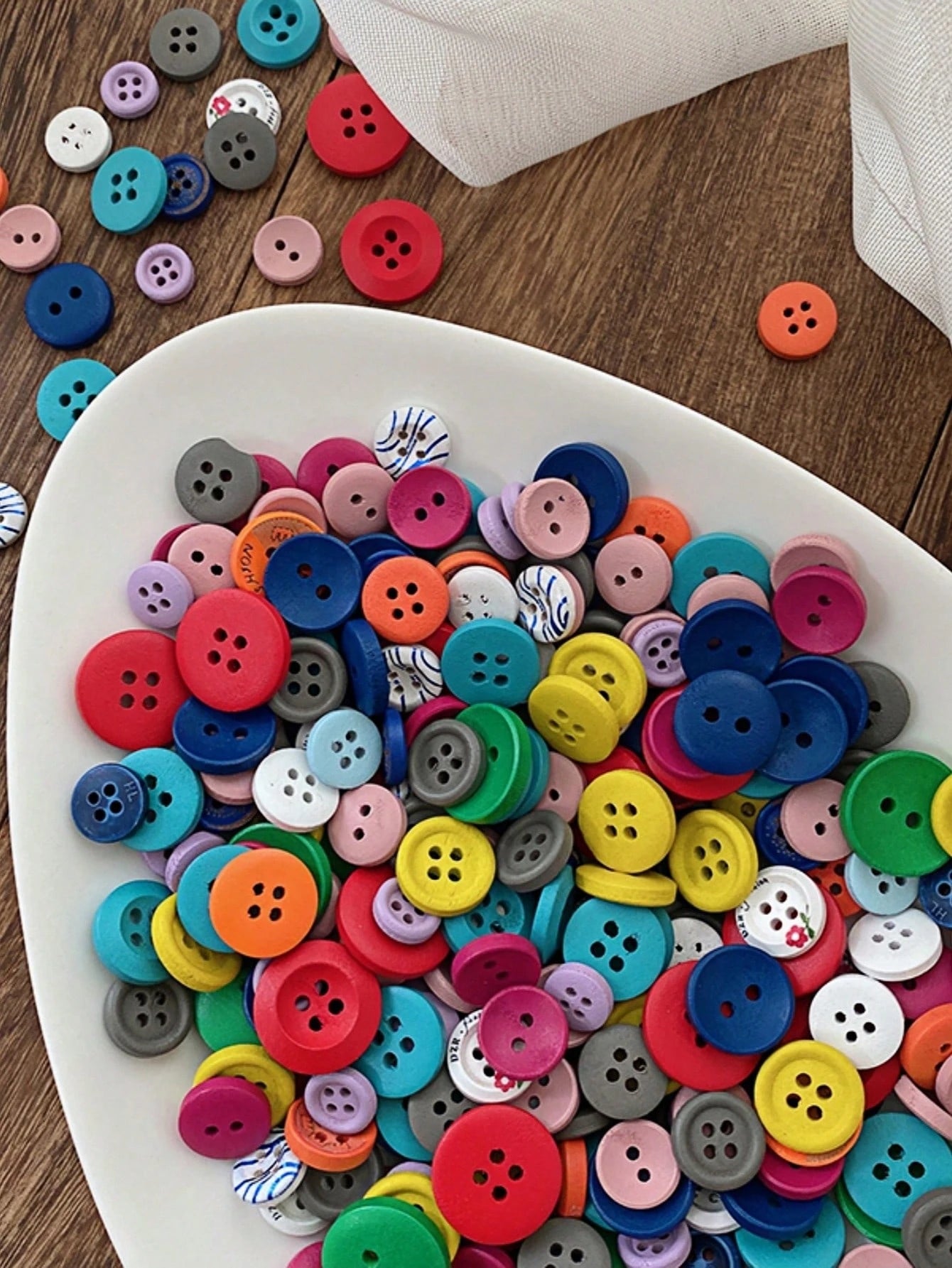 100/200/600pcs Assorted Size Round Resin Buttons- Bulk Mixed 2 & 4 Hole Sewing Buttons DIY Craft Buttons For Clothing Repair, Scrapbooking, Embellishments Handmade Garment Decor, Jute Twine Crafts &
