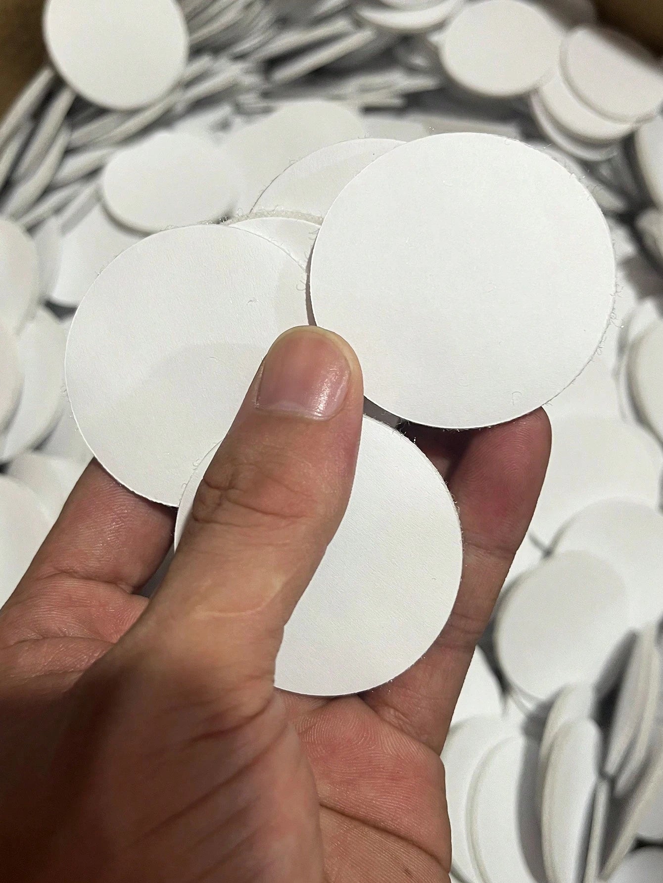 15/20/30/50pcs Round Floor Mat Stickers, Shipped Randomly