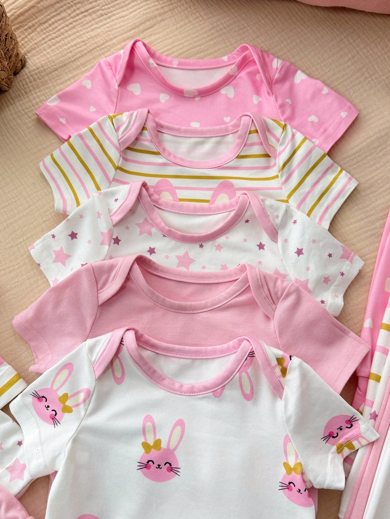 15pcs/Set Newborn Baby Girl Clothes Pack,Brown And White Polka Dot,Summer,Cute,Family Matching Knitted Rainbow Strawberry Jumpsuit,Hat,Mittens,Easter