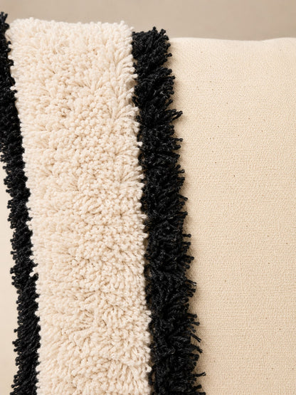 1pc/2pcs Black & White Striped Bohemian Style Tufted Striped Pillowcase, Modern Country Style Black & Ivory Textured Pillowcase With Tassel Corner Decor, Hidden Zipper, All-Season Decorative Pillowcas