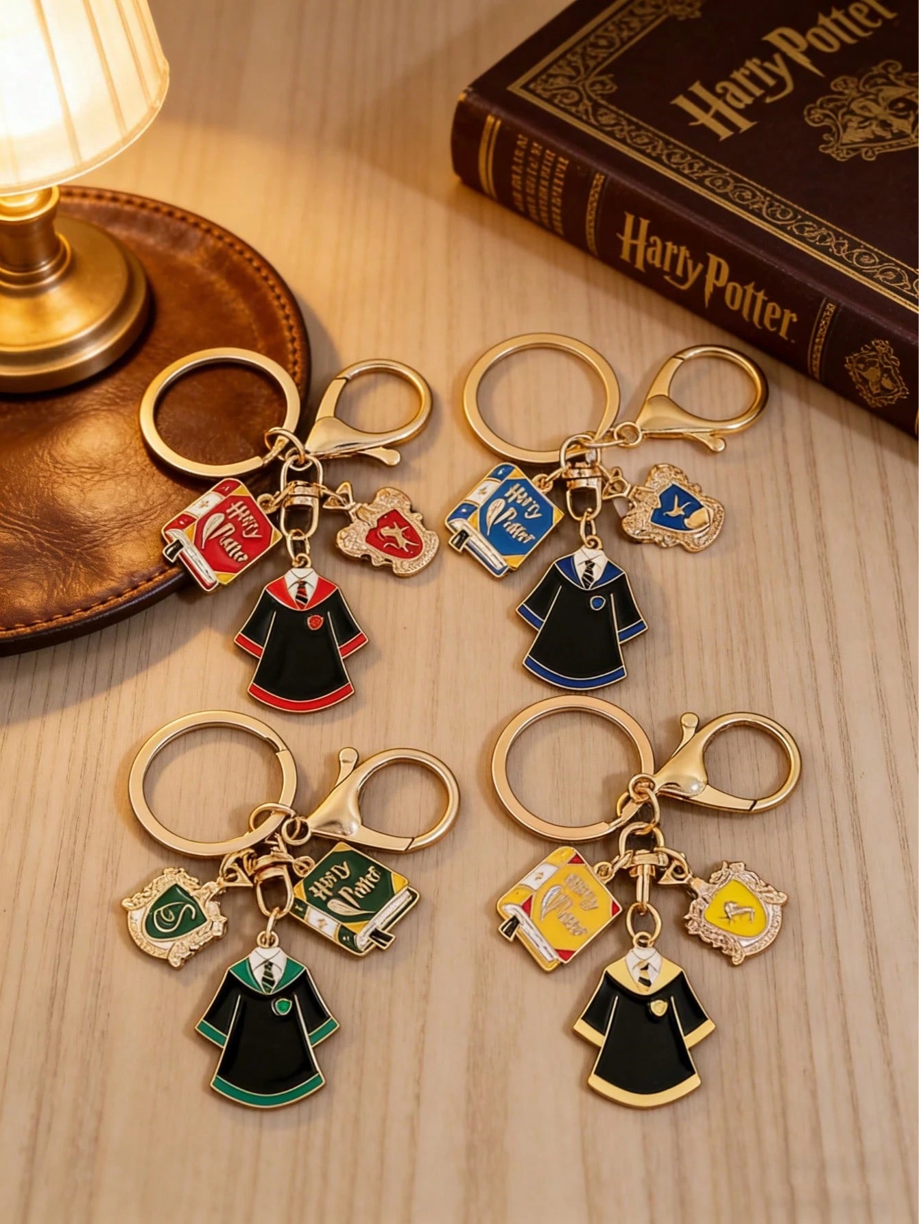 1pc/4pcs House Shaped Keychain, Suitable For Children And Collectors, Themed Handicraft, Creative Gift For Birthday Party And Bachelor Party, Inspired By The Magical World