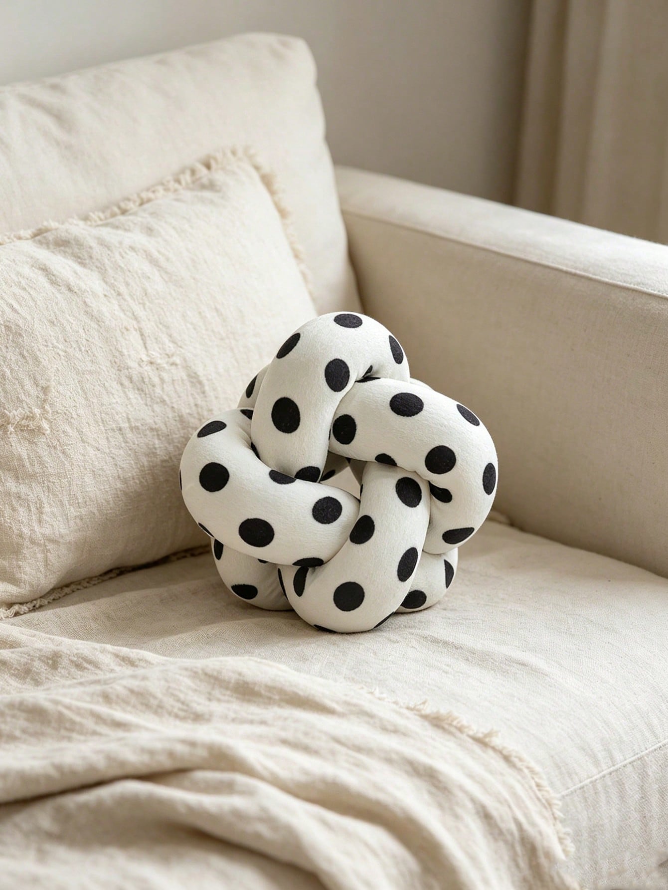 1pc Black And White Polka Dot Knotted Throw Pillow, Nordic Ins Style Ball Shaped Cushion, Creative Sofa Decorative Pillow