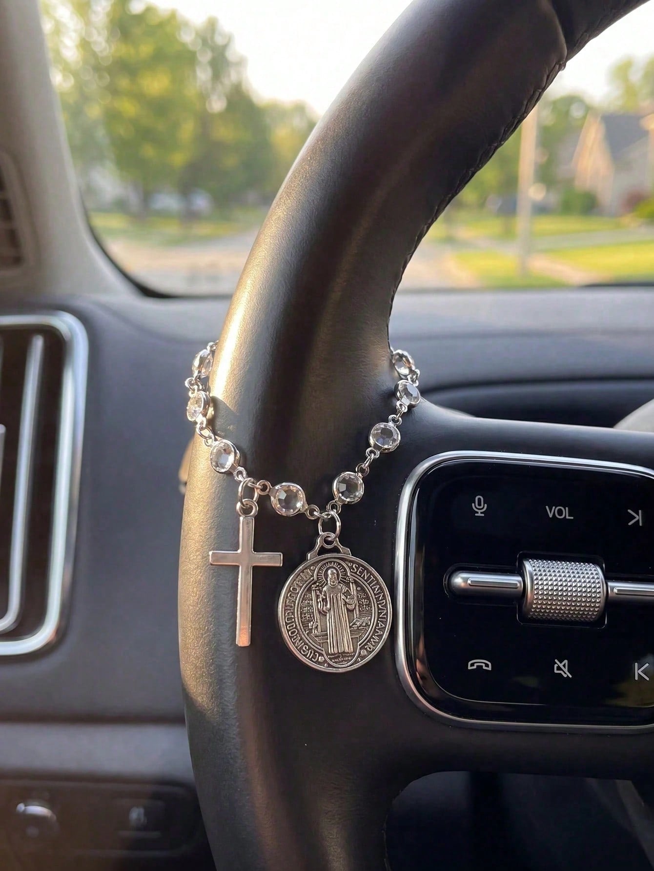 1pc Car Steering Wheel Decorative Pendant Light Luxury Chain Car Steering Wheel Decorative Pendant