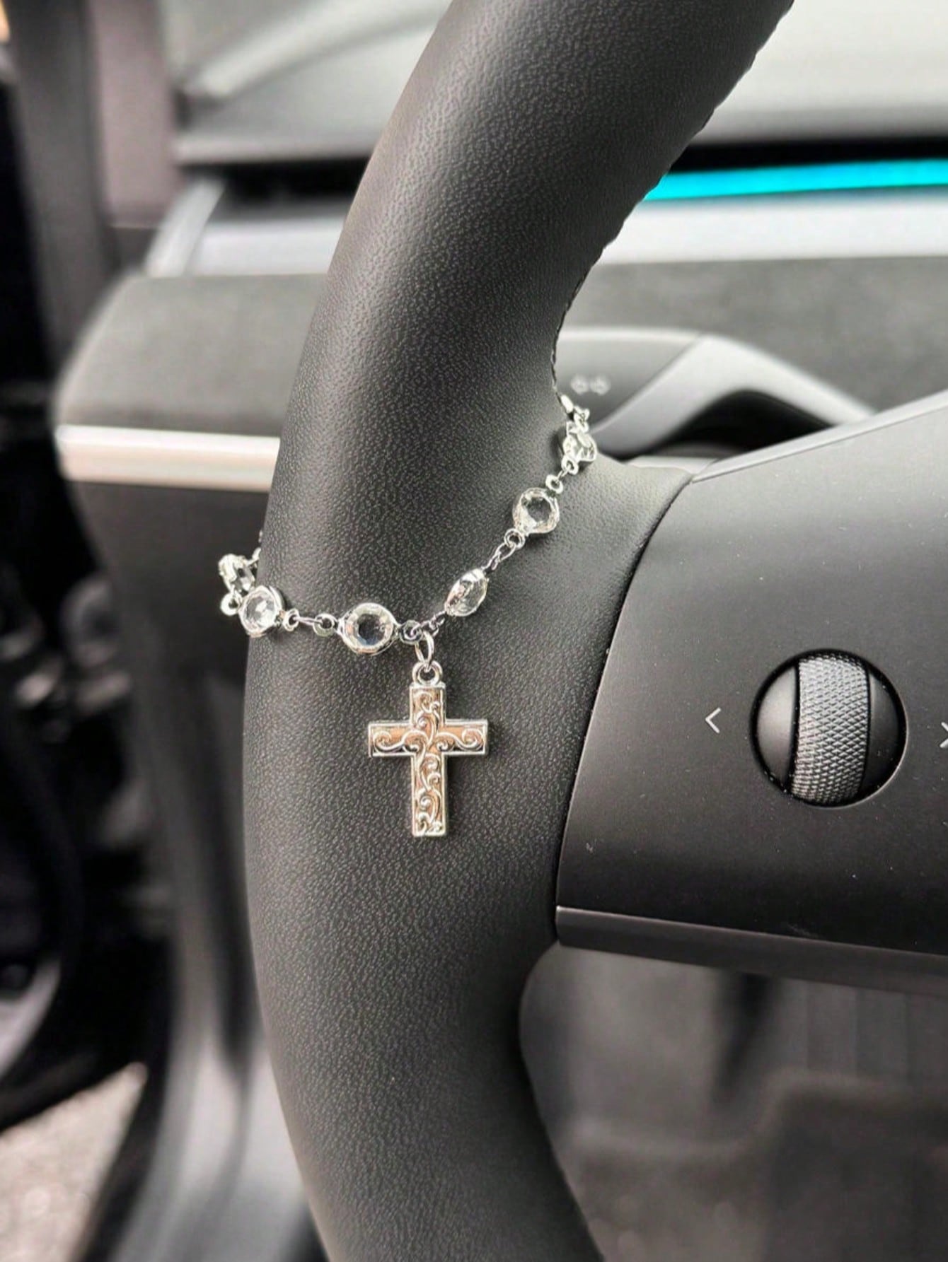 1pc Car Steering Wheel Decorative Pendant Light Luxury Chain Car Steering Wheel Decorative Pendant