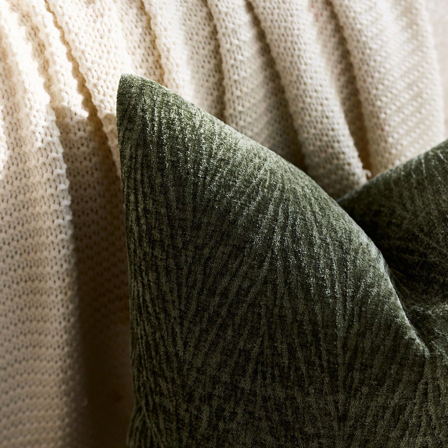1pc Dark Green (Insert Not Included) Vintage 3D Leaf Textured Pillow Cover, Fashionable Minimalist Farmhouse Chenille Soft Thick Cushion Cover, Suitable For Daily Home Decor, Holiday Gift, Sofa, Bed