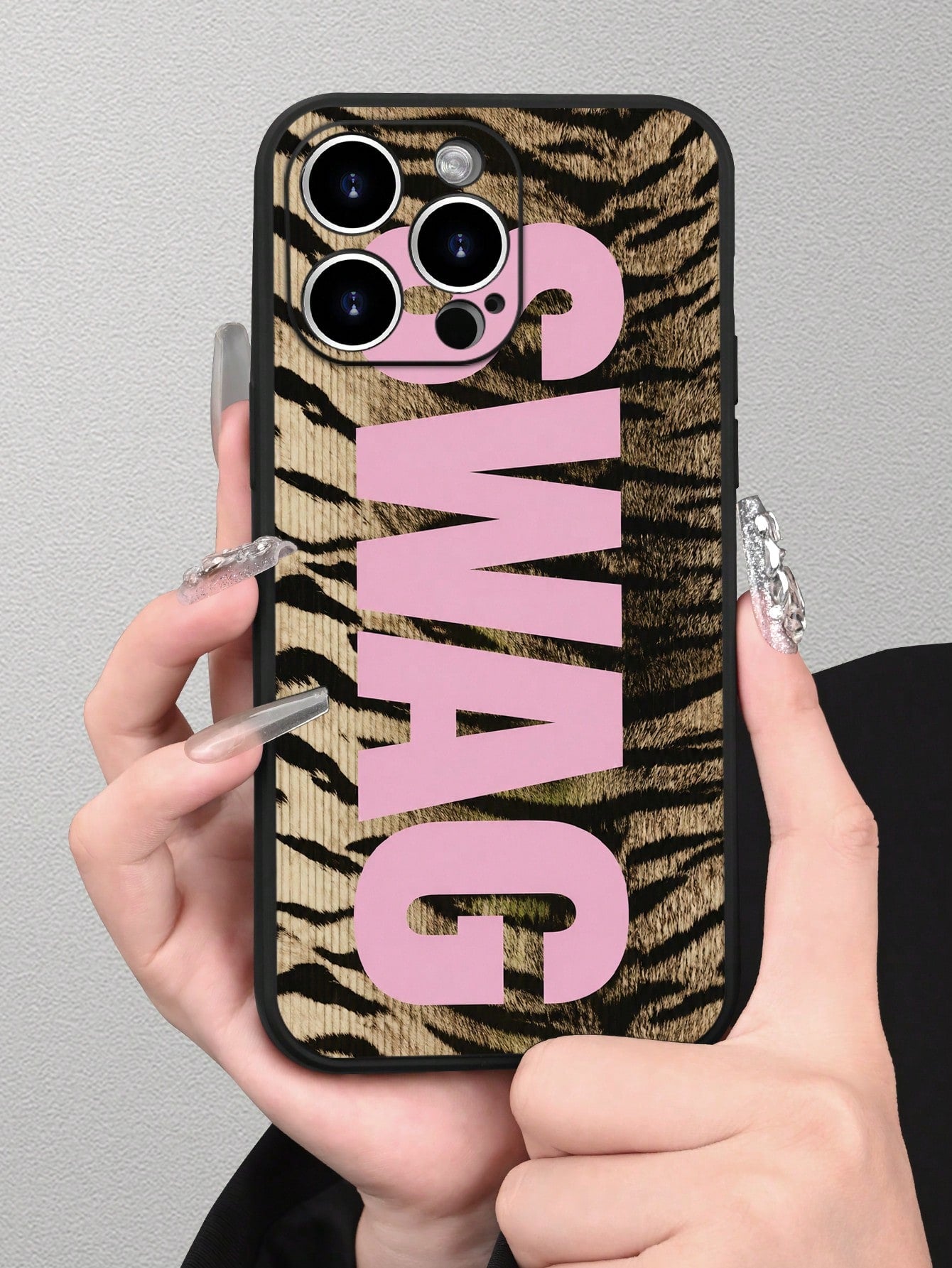 1pc Fashion Creative Personalized Tiger Stripe SWAG 2D Pattern Phone Case, Compatible With IPhone 17/16/15/14/13/12/11 PLUS/PRO/PROMAX, Shockproof, Waterproof, Full Coverage Anti-Slip Anti-Drop Protec