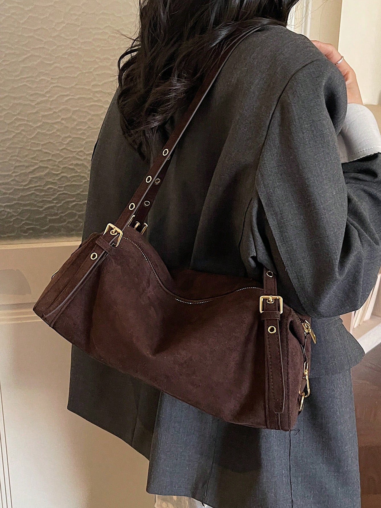 1pc Faux Suede Handbag With Gold-Tone Hardware, Convertible Tote & Shoulder Bag, Zipper Closure, Vintage Casual Style, Suitable For Commuting, Dating, Shopping In Autumn/Winter