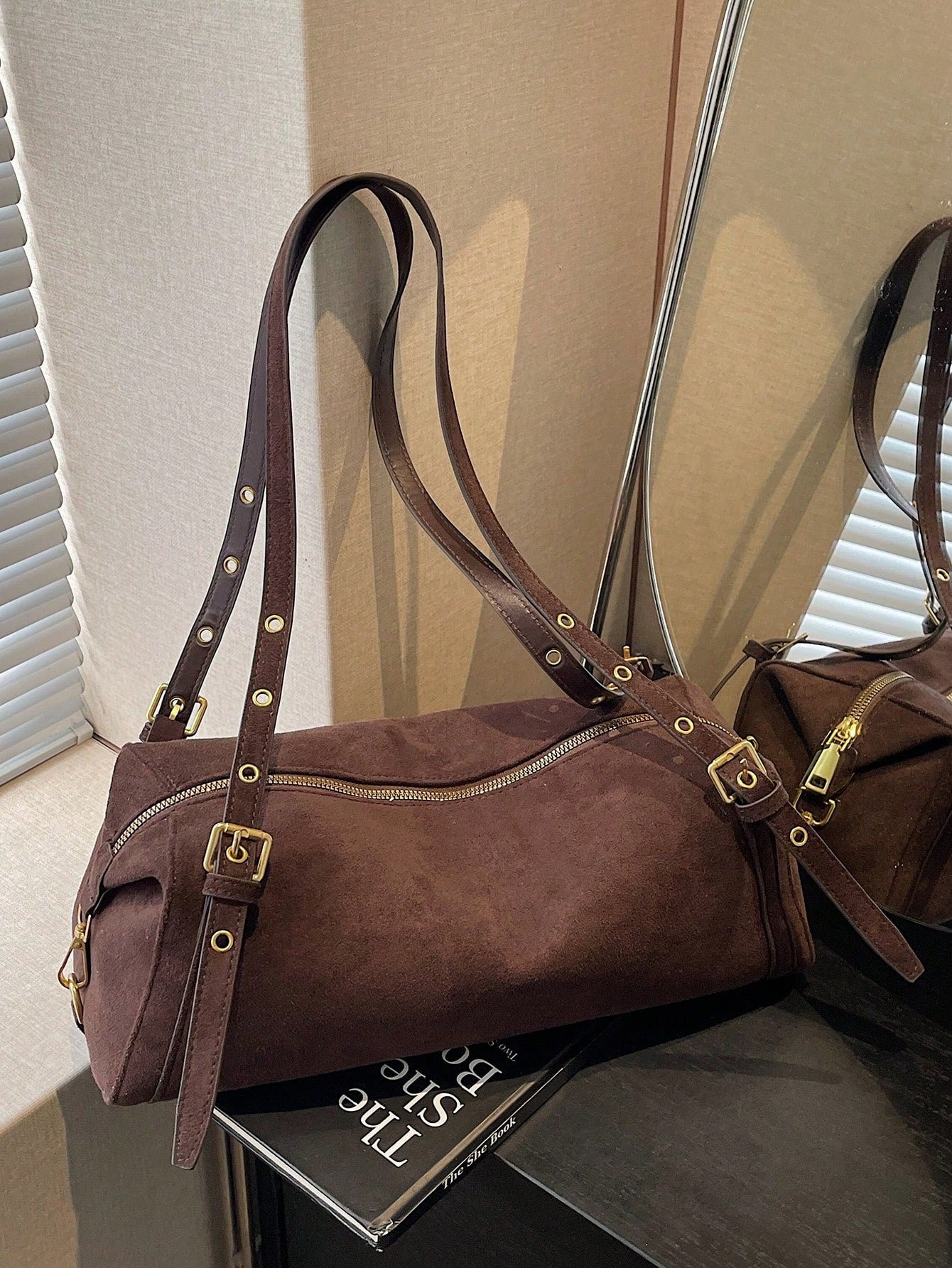 1pc Faux Suede Handbag With Gold-Tone Hardware, Convertible Tote & Shoulder Bag, Zipper Closure, Vintage Casual Style, Suitable For Commuting, Dating, Shopping In Autumn/Winter