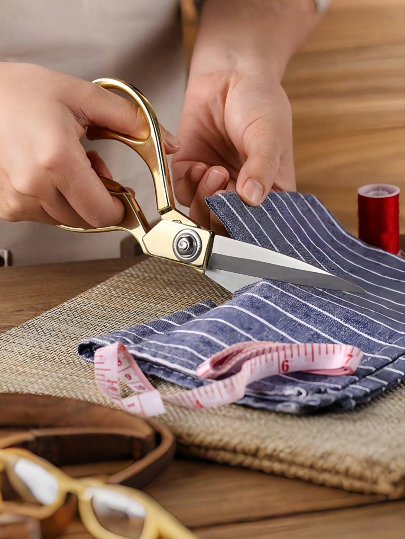 1pc Gold Fabric Scissors, Stainless Steel Sharp Tailor Shears, Clothing Scissors, Professional Heavy Duty Sewing Tailoring Scissors