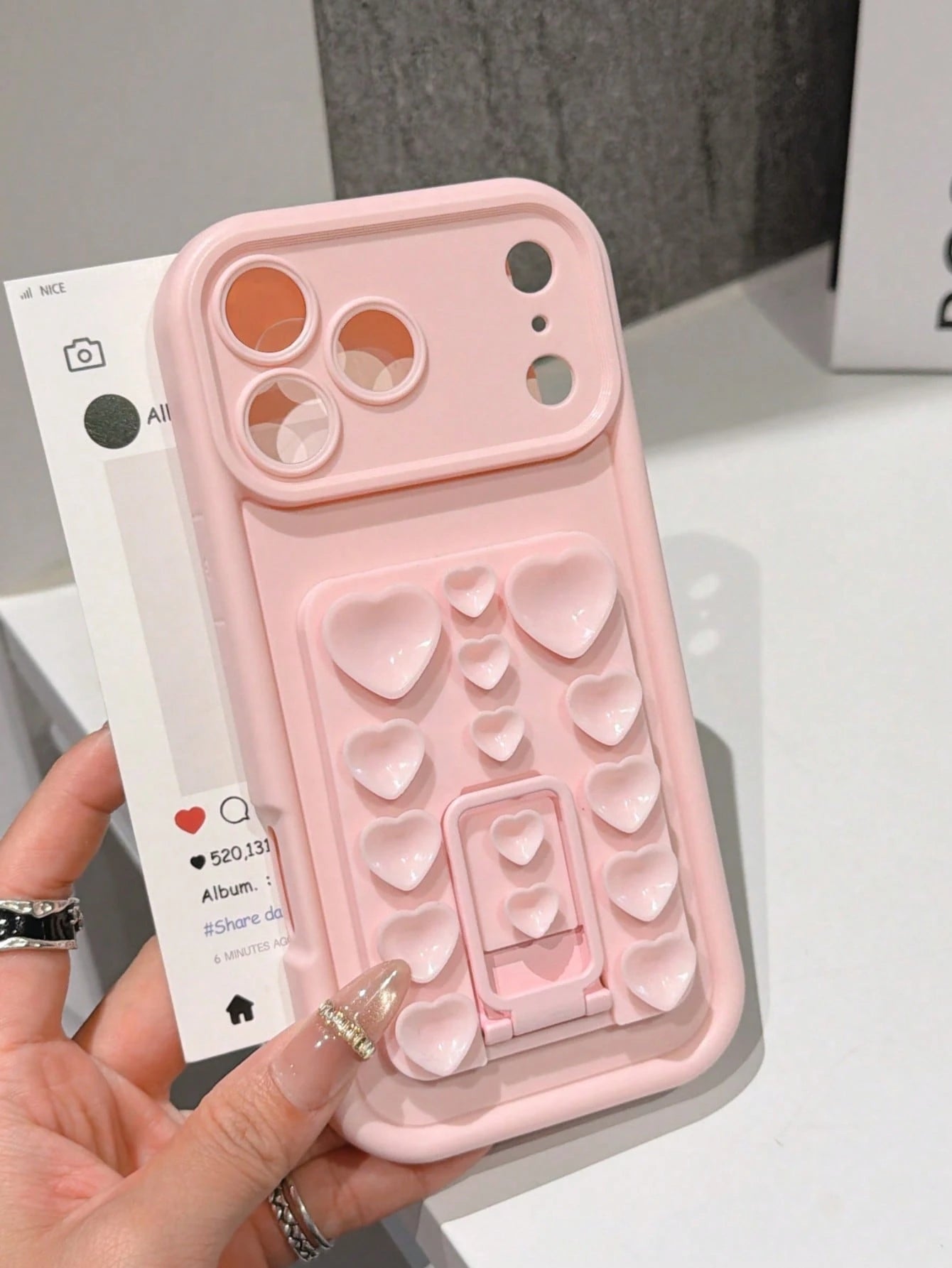 1pc Heart-Shaped Silicone Suction Cup Phone Case With Stand, Compatible With IPhone 17 Pro Max/17 Pro/17/17 Air, 16 Pro Max/16 Pro/16/16 Plus, 15 Pro Max/15 Pro/15, New 14 Pro Max/13 Pro/13/12/11/X/XR