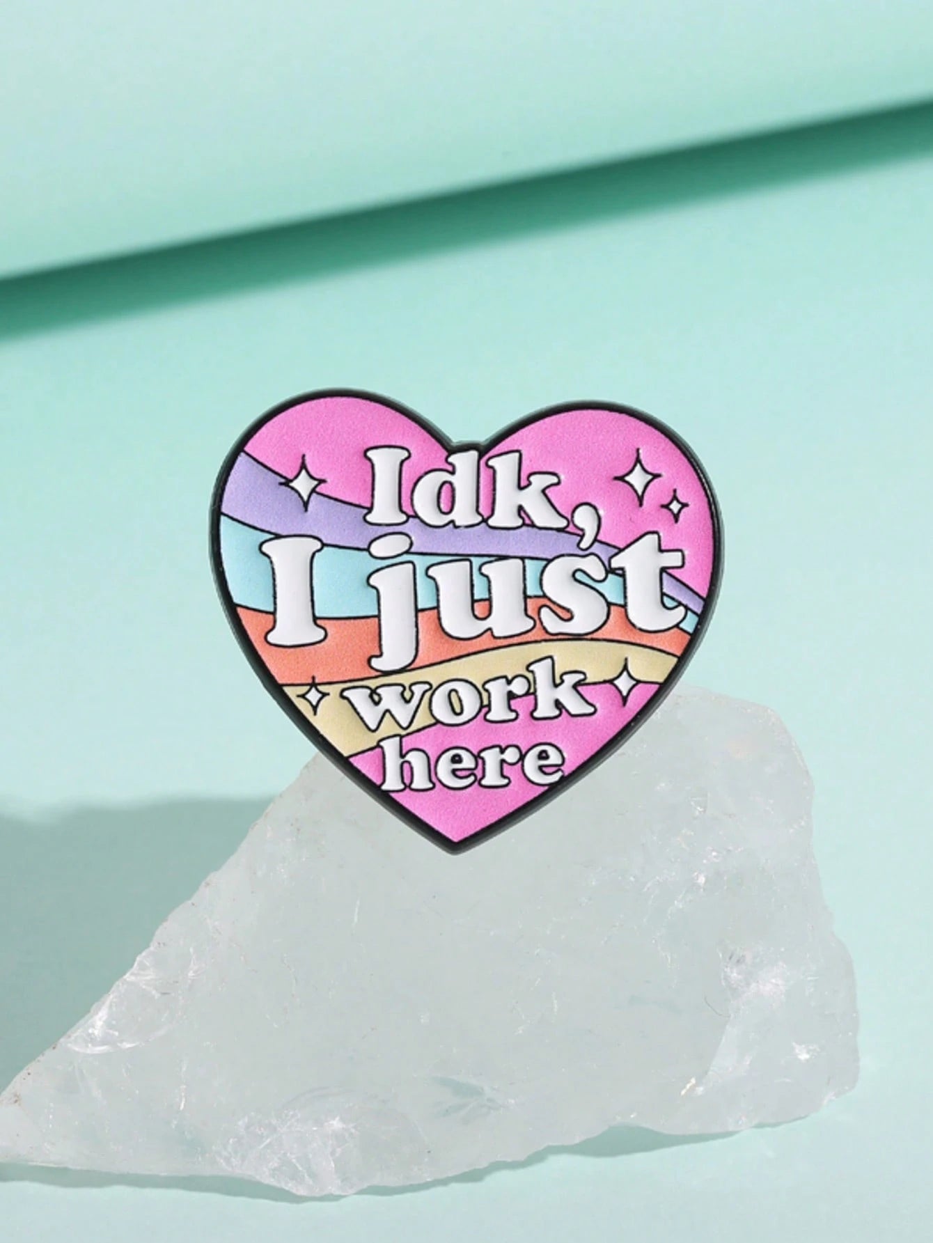 1pc "I Don't Know, I Just Work Here" Rainbow Color Text Enamel Heart Brooch, Indifferent Attitude Humor Relief Accessory For Workplace