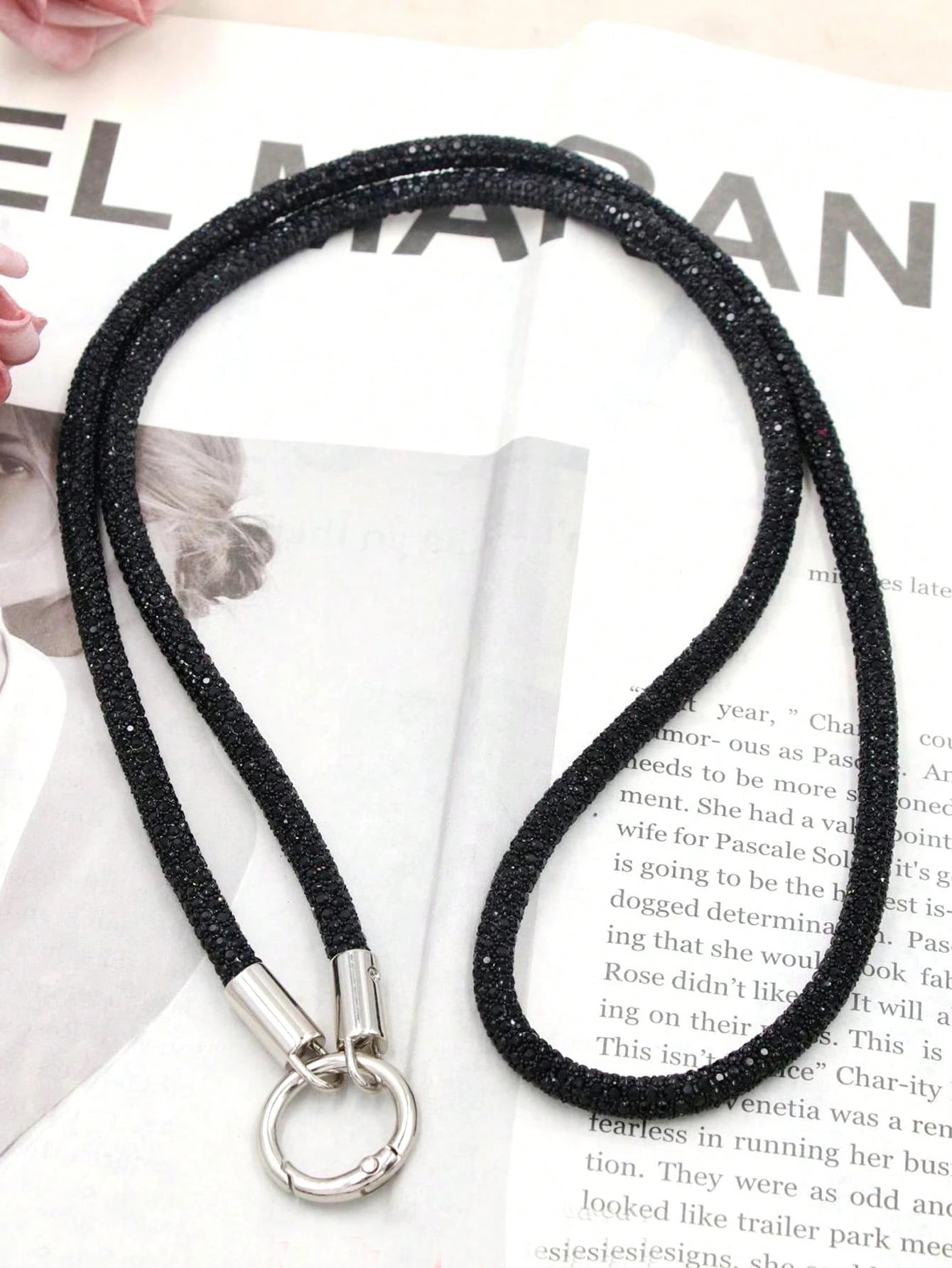1pc Long Full Rhinestone Double-Buckle Phone Lanyard Necklace For Women, Ins Minimalist Stylish Anti-Lost Anti-Drop Phone Strap With Random Pad Accessory Gifts For Mother, Family, Friends, Birthday, H