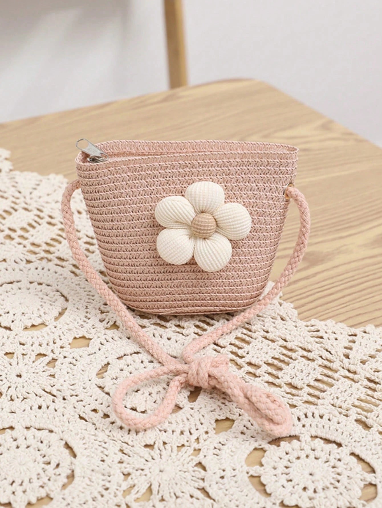 1pc Minimalist Ditsy Floral Pattern Spring/Summer Papyrus Crossbody Bag