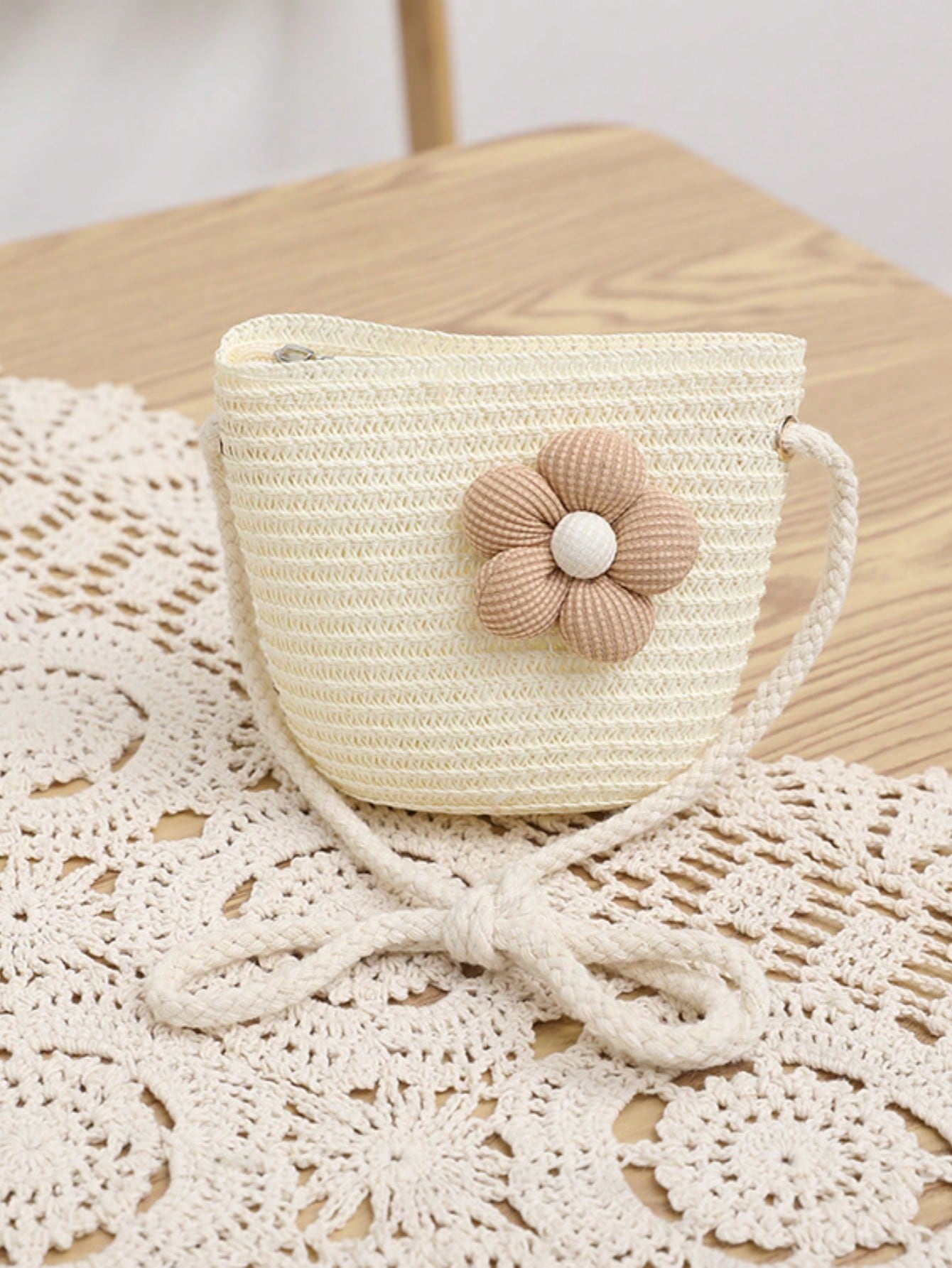 1pc Minimalist Ditsy Floral Pattern Spring/Summer Papyrus Crossbody Bag