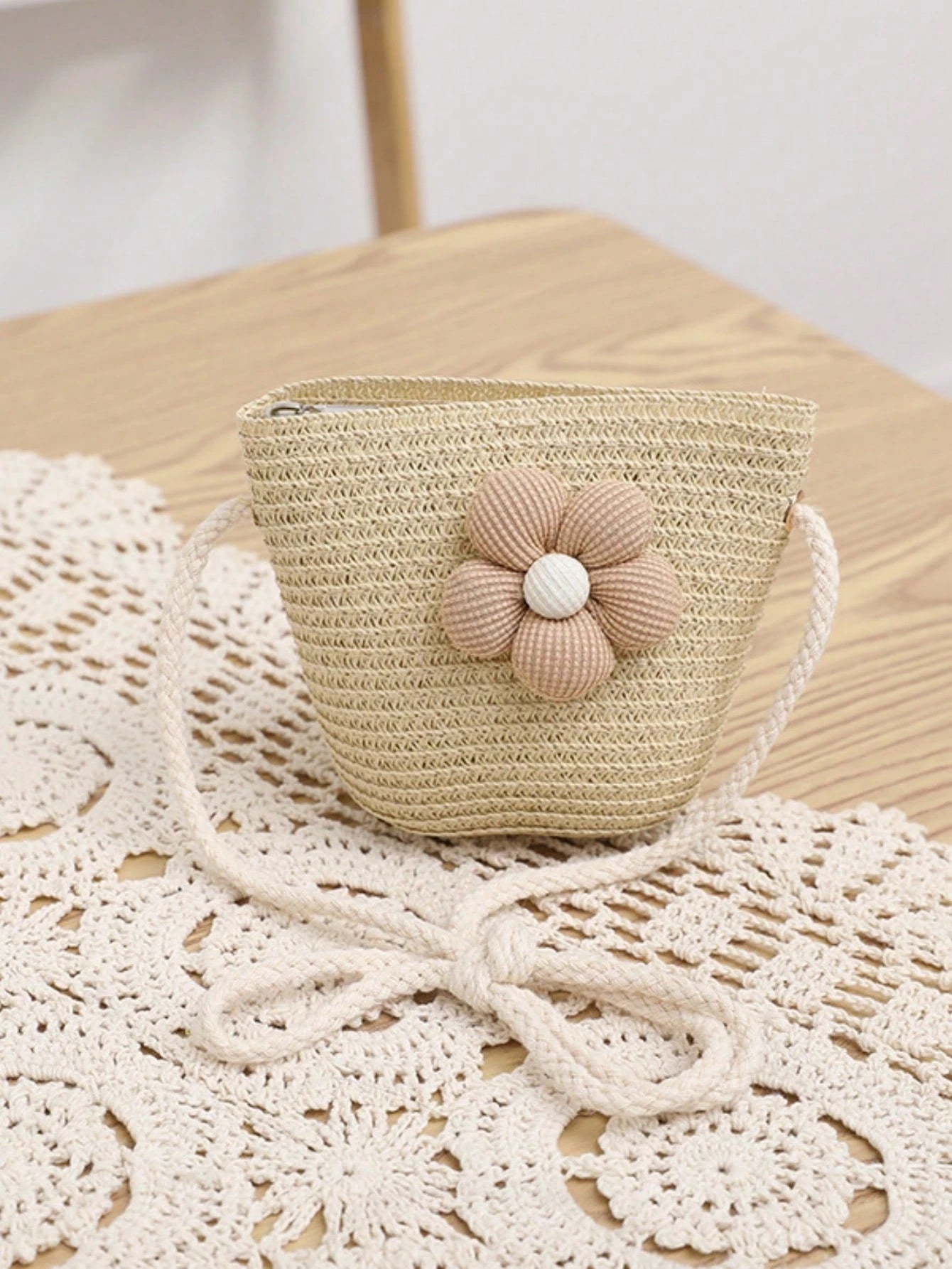 1pc Minimalist Ditsy Floral Pattern Spring/Summer Papyrus Crossbody Bag