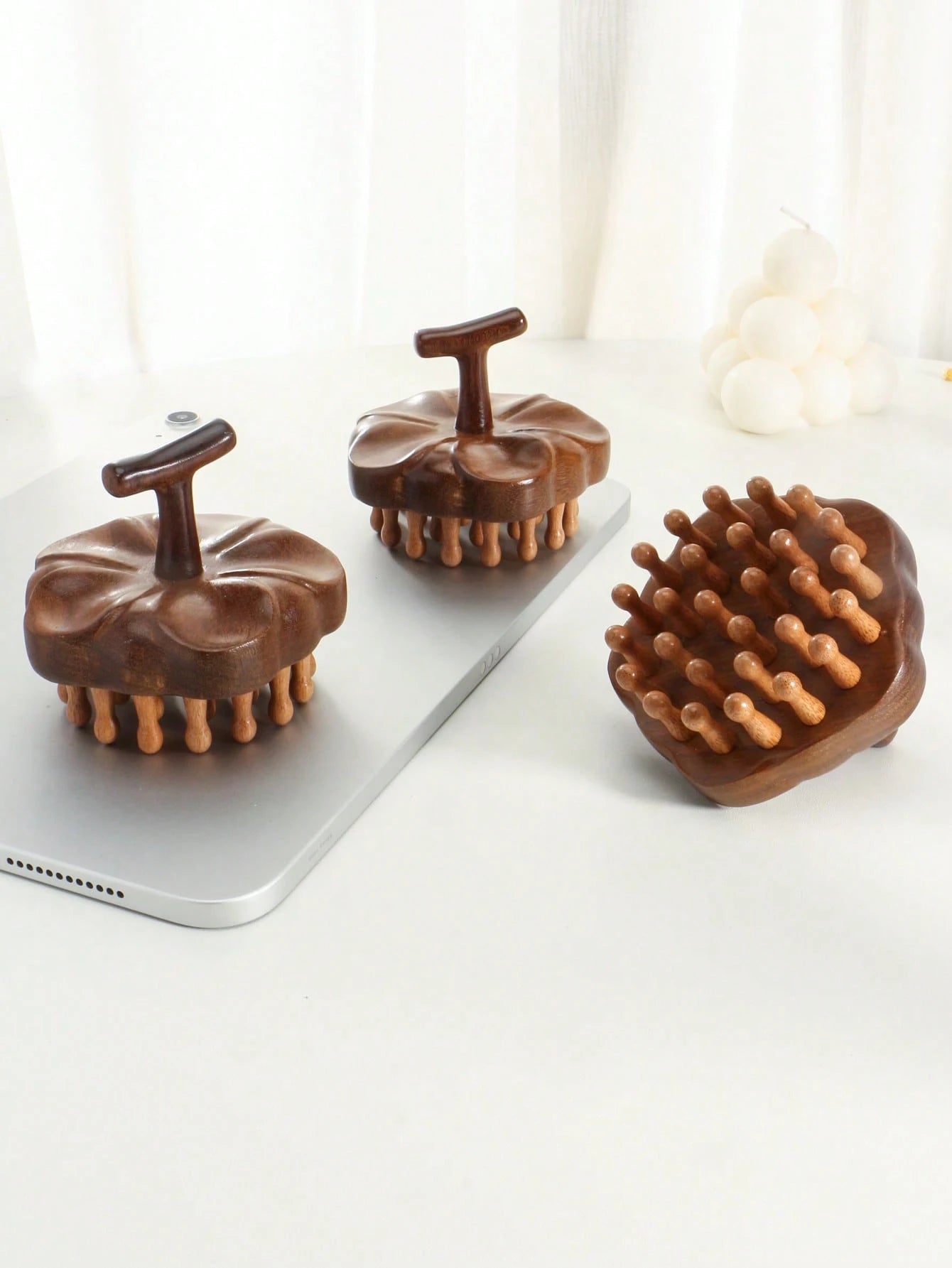 1pc Natural Sandalwood Wide Tooth Massage Comb, Petal-Shaped Head Massages Meridians, Relaxes Muscles, Small Portable Travel Comb