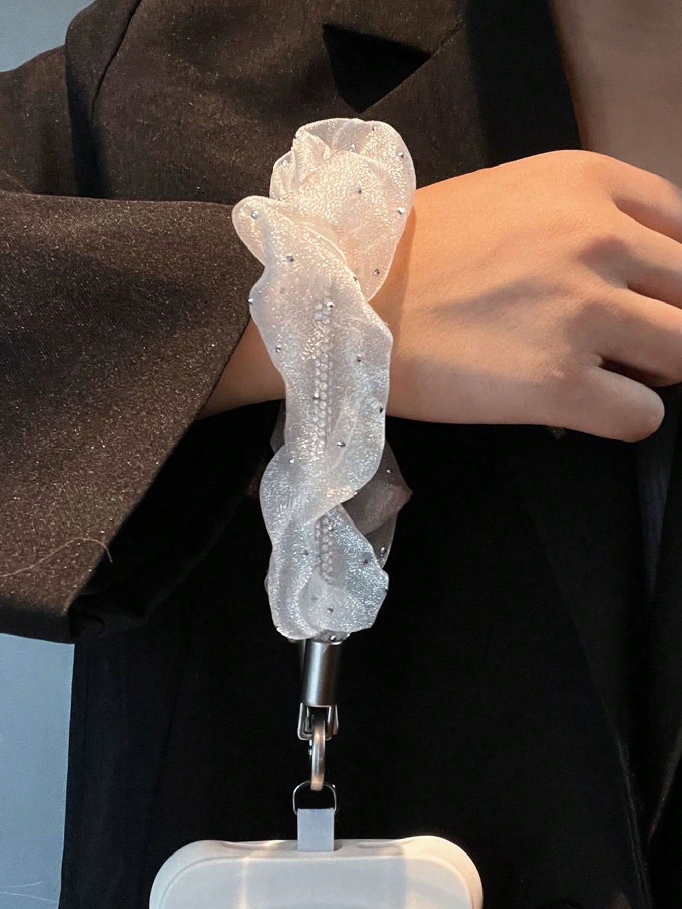 1pc Netting Fabric Dot Pattern Phone Charm, Mobile Phone Chain, Handmade Beads, Mobile Phone Hanger, Mobile Phone Hanger Cord, CDD Camera Anti-Detachment Chain, Travel Anti-Detachment Mobile Phone Cha