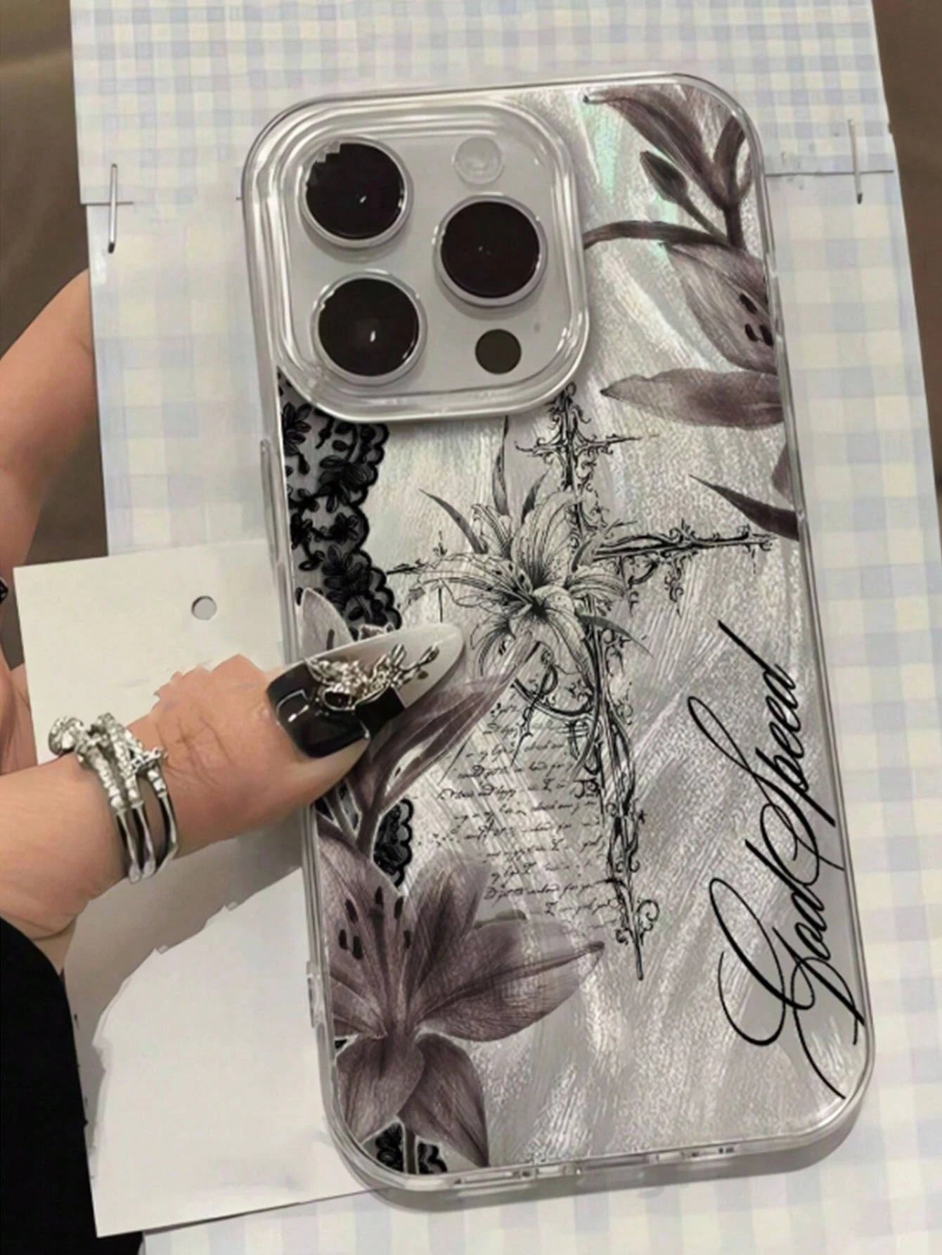 1pc Personalized Dark Cross Lily Collage Aesthetic Pattern Feather Tulle Laser Waterproof Anti-Fingerprint Anti-Scratch Transparent IMD Soft Glossy Smooth Phone Case Compatible With IPhone 16 Pro Max