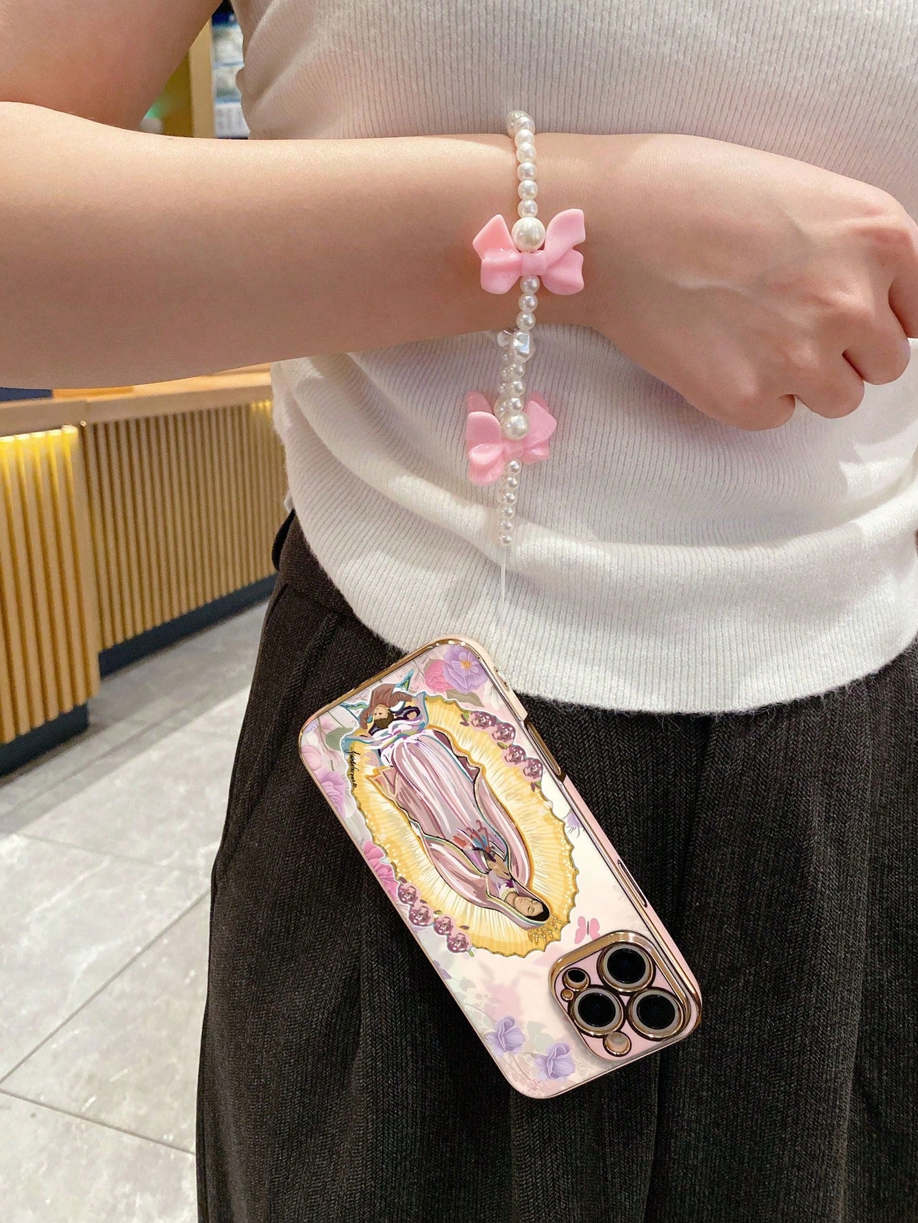 1pc Pink Electroplated TPU Virgin Mary Pattern Shockproof Soft Full Coverage Phone Case And 1pc Pink Bow Faux Pearl Wrist Strap Fashion Versatile Creative Personalized Full Coverage Phone Case Suitabl