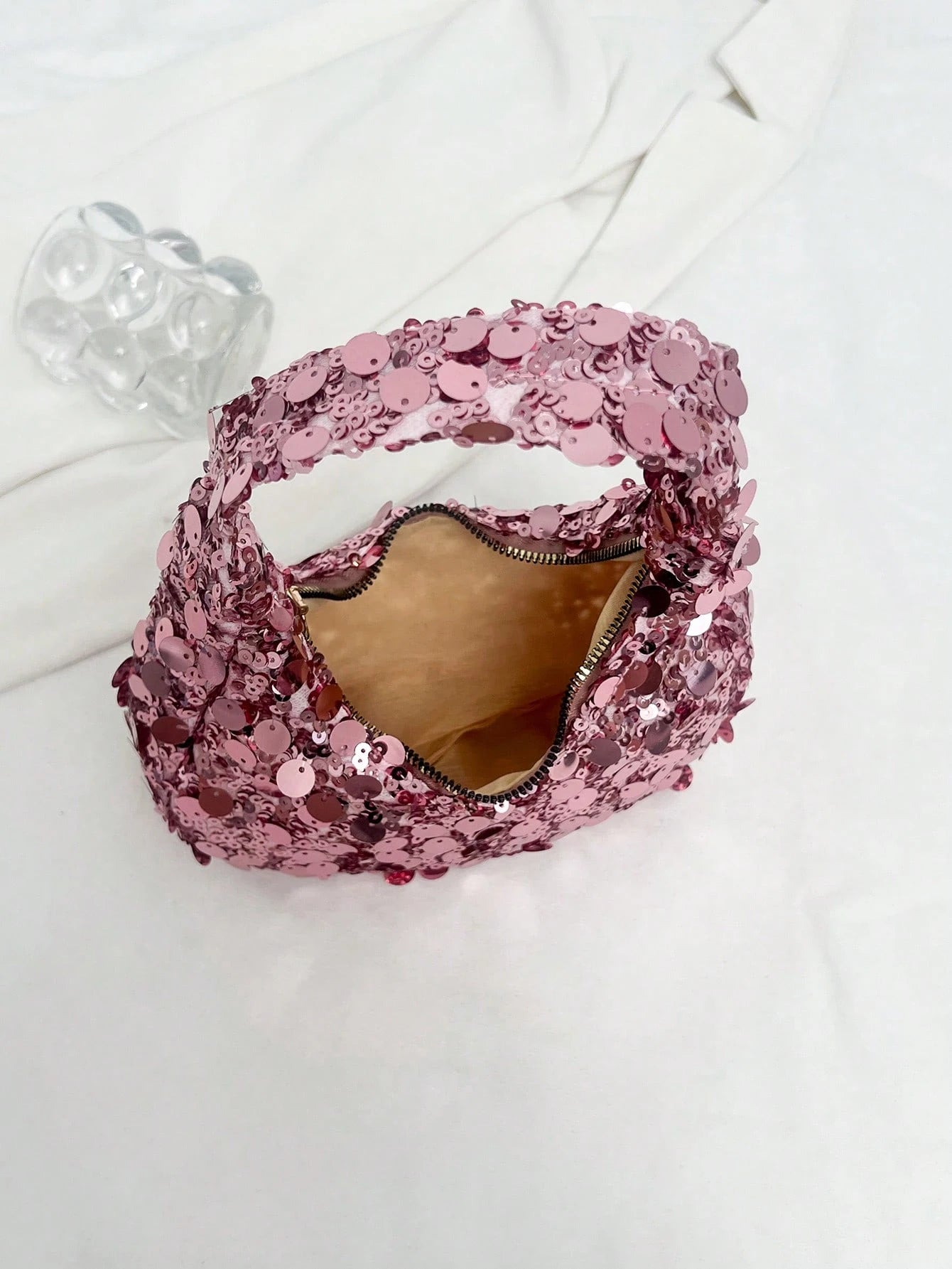1pc Quilted Zipper Closure PVC Sequin Crescent Handbag, Fashion Design Tote Sequin Bag For Women, Stylish Clutch Purse For Evening Party, Spacious Shiny Glitter Bag, Suitable For Women To Attend Banqu