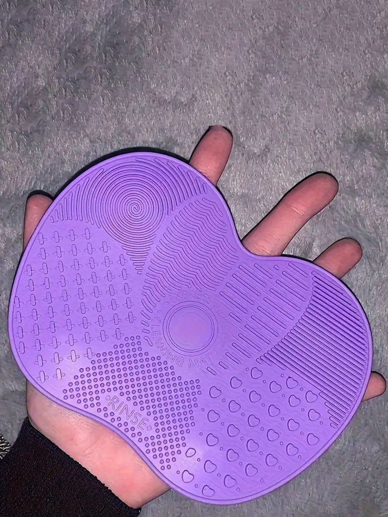 1pc Silicone Apple Scrub Pad With Suction Cup Silicone Scrub Pad Beauty Tool Scrub Pad Makeup Brush Cleaning Pad,Giveaways