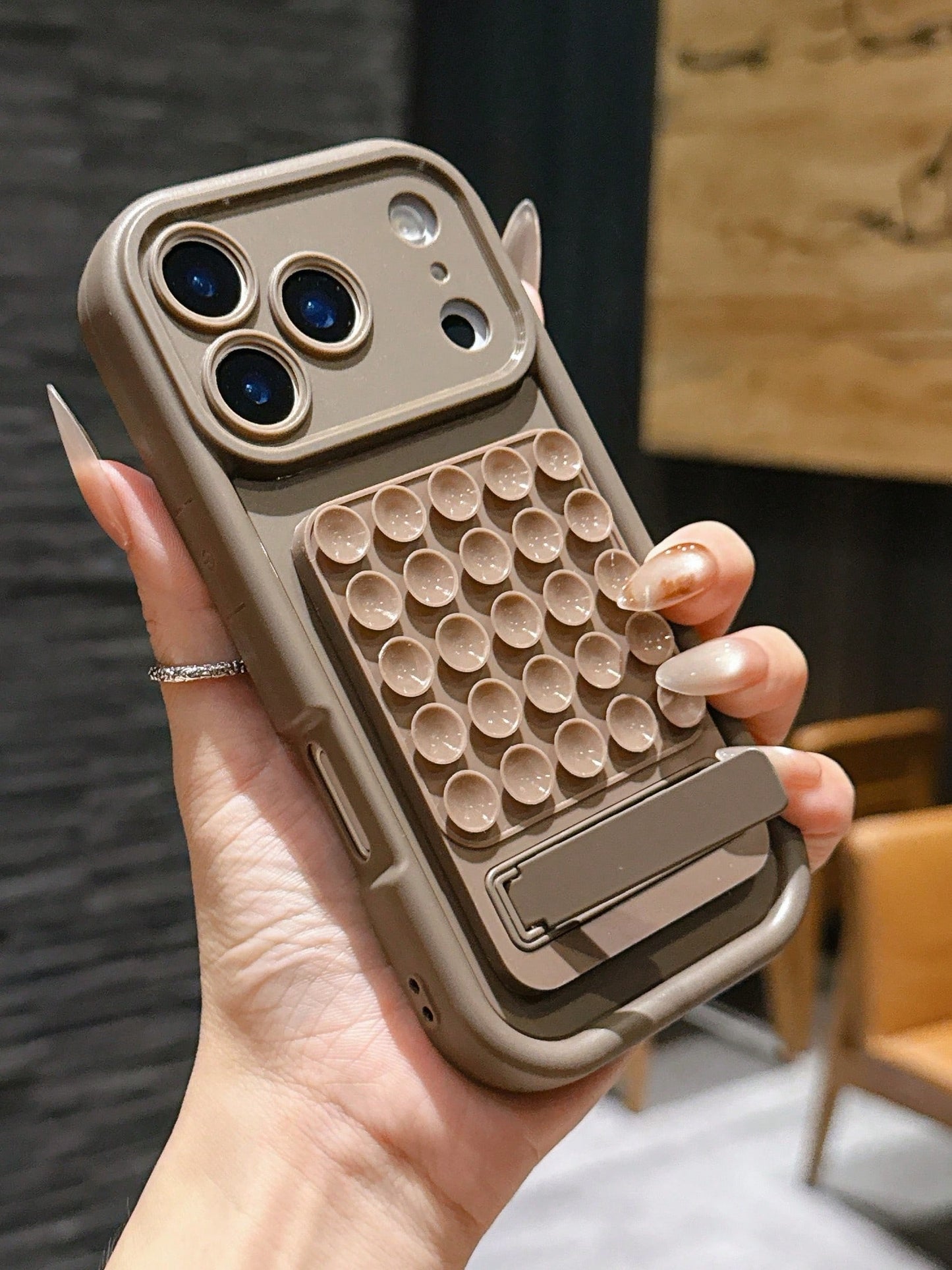 1pc Silicone Suction Cup Phone Holder, Multifunctional Phone Case Suitable For IPhone 16 Pro Max/16/16 Pro/16 Plus/15/15 Pro Max/15 Pro/15 Plus/11/12/13/14 Pro Max/11 Pro/11 Pro Max/12 Pro/12 Pro Max