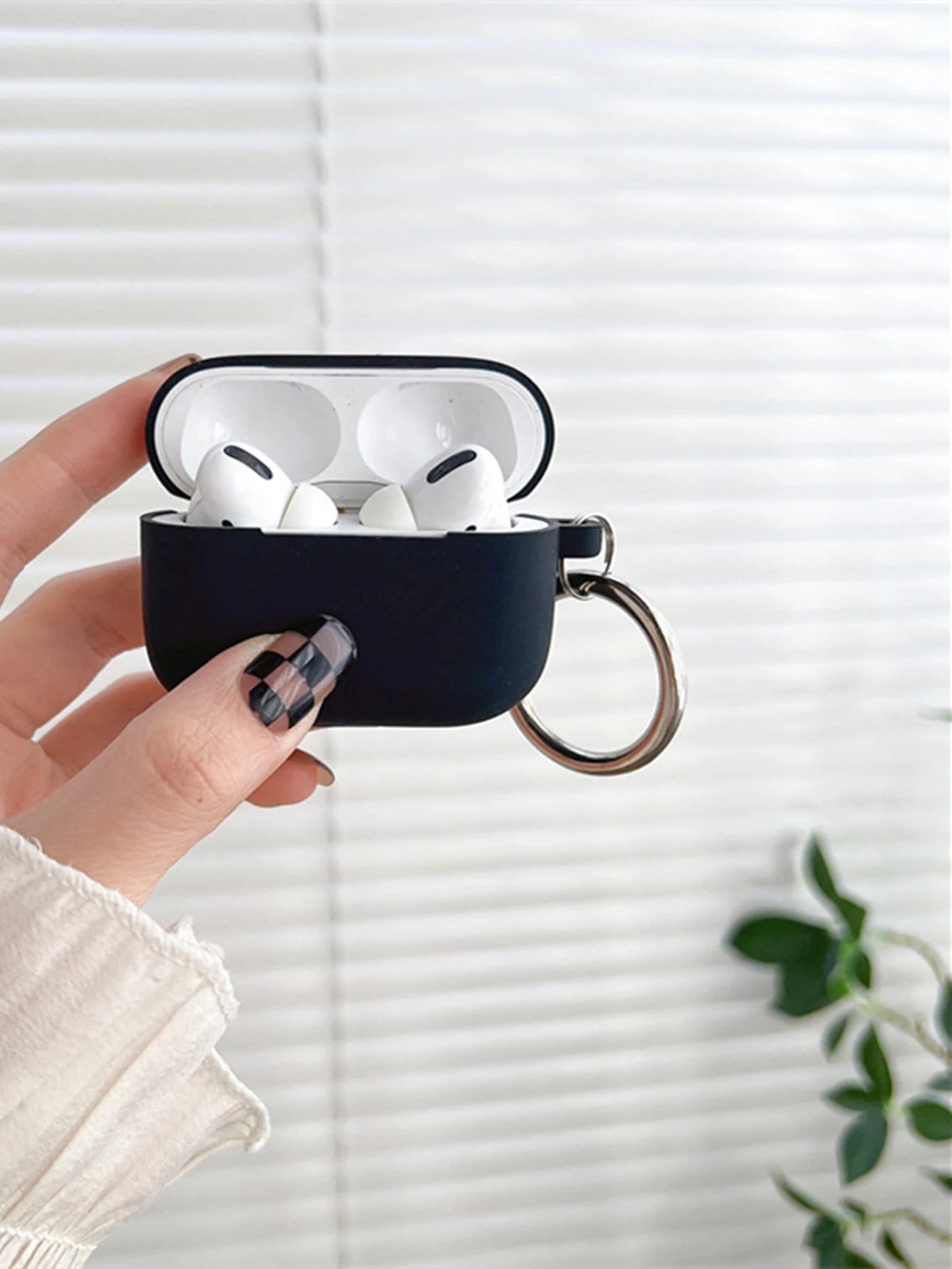1pc Solid Color Silicone Earphone Case Compatible With Air Pods, Silicone One-Piece Solid Color Protective Cover