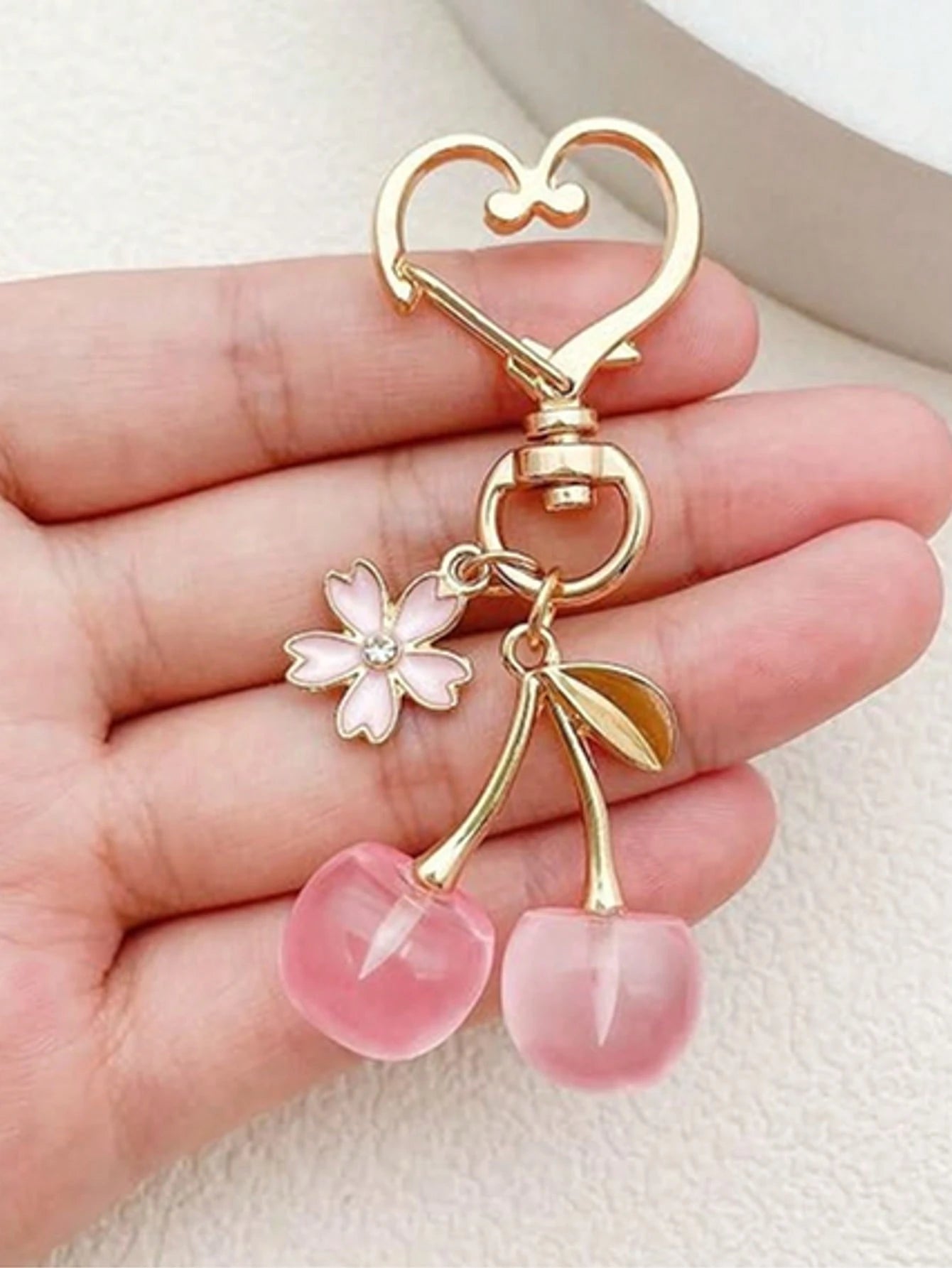 1pc Unisex New Shiny Faux Cherry Keychain Fashionable Delicate 3D Cherry Blossom Decor Bag Charm Jewellery Shine Party Car Accessories For Woman Gifts For Women