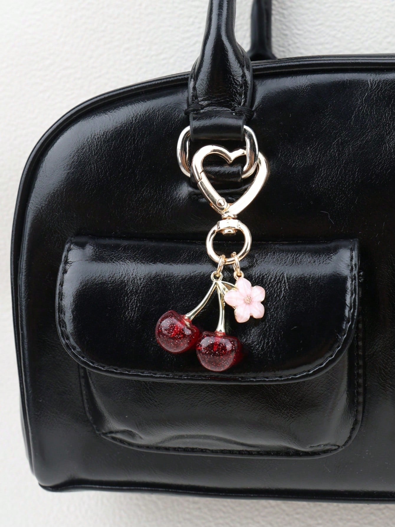 1pc Unisex New Shiny Faux Cherry Keychain Fashionable Delicate 3D Cherry Blossom Decor Bag Charm Jewellery Shine Party Car Accessories For Woman Gifts For Women