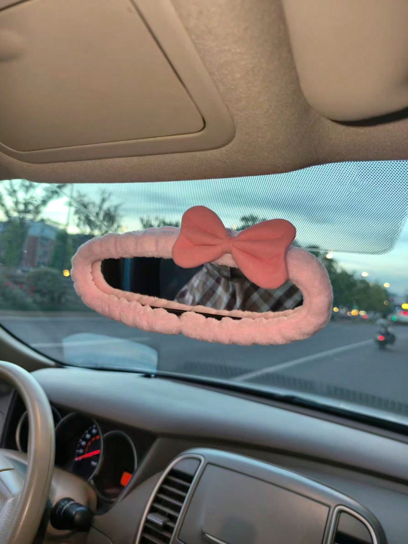 1pc Universal Plush Rearview Mirror Cover, Bow Plush Rearview Mirror Cover, Car Accessories, Car Decoration, Decorative Car, Gift, Protective Rearview Mirror Decorative Cover, Pink Car Rearview Mirror