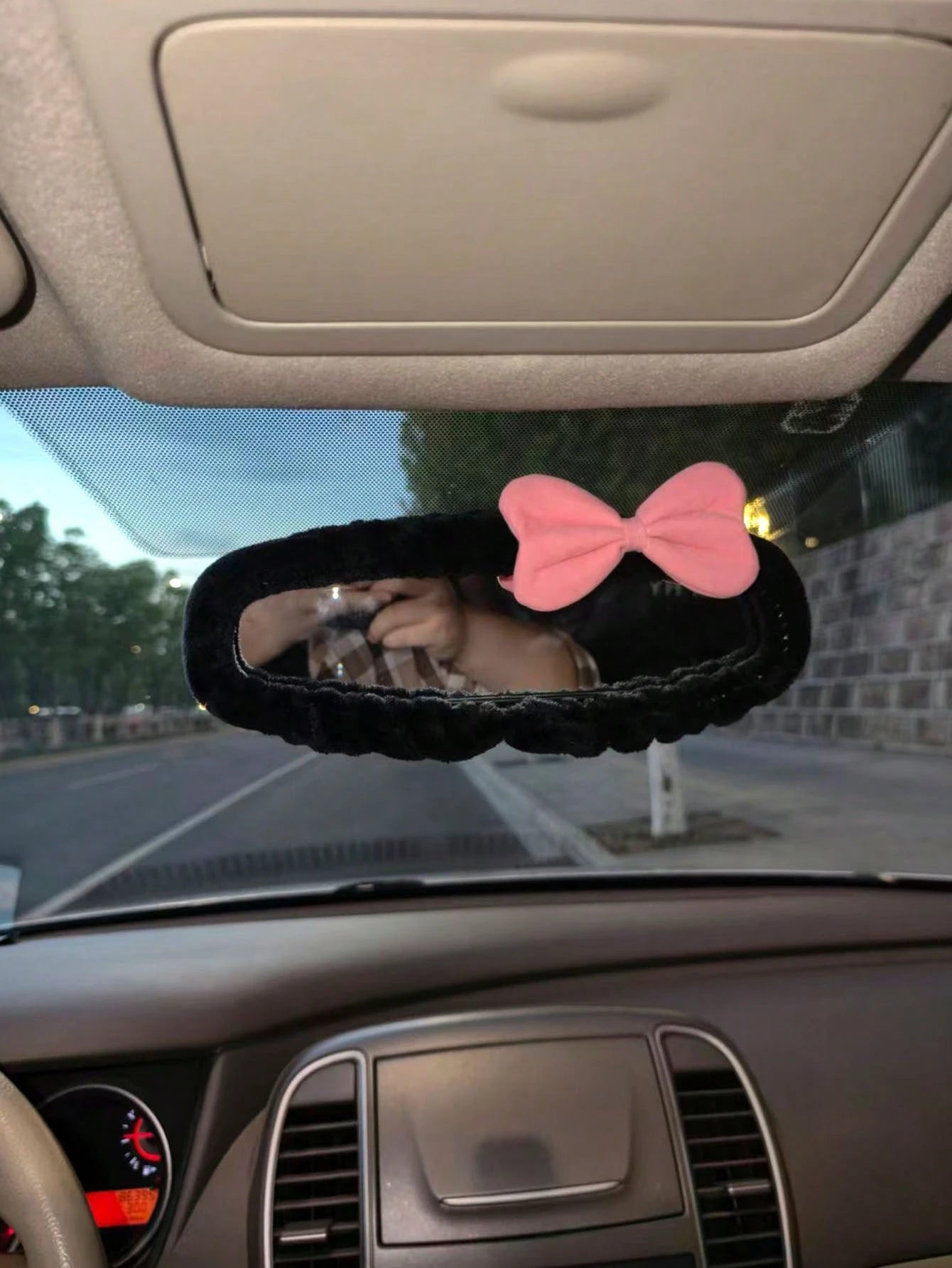1pc Universal Plush Rearview Mirror Cover, Bow Plush Rearview Mirror Cover, Car Accessories, Car Decoration, Decorative Car, Gift, Protective Rearview Mirror Decorative Cover, Pink Car Rearview Mirror